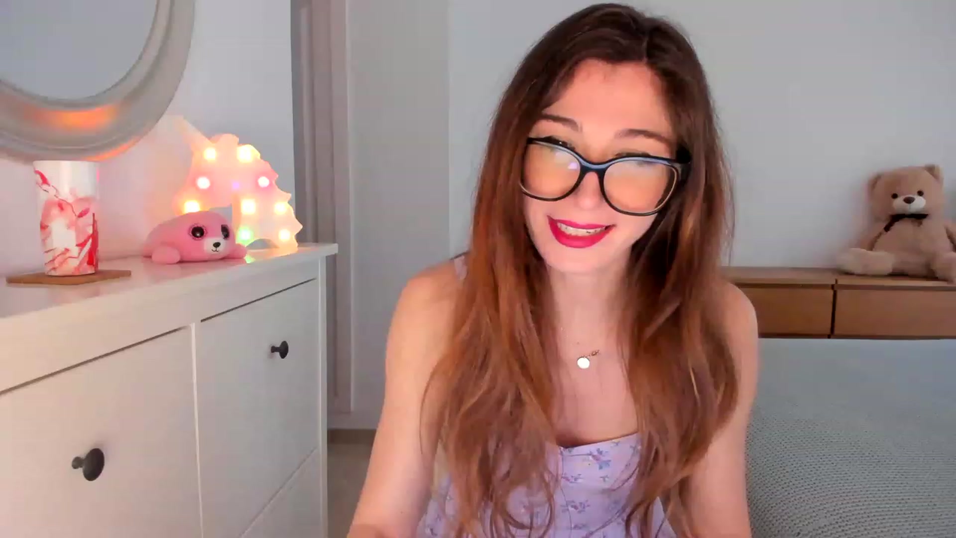 Gallery image thumbnail from LlamaTellU's myfreecams stream on, 03/06/2023, 08:28 image 6 of 20