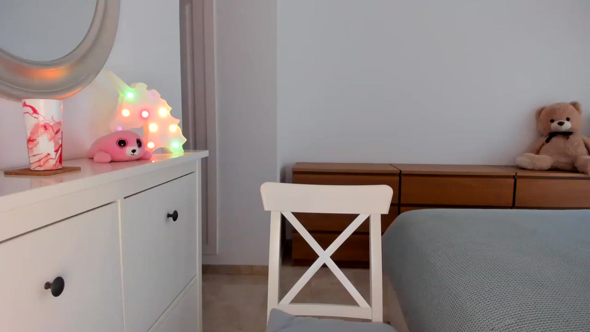 Gallery image thumbnail from LlamaTellU's myfreecams stream on, 03/06/2023, 08:28 image 11 of 20