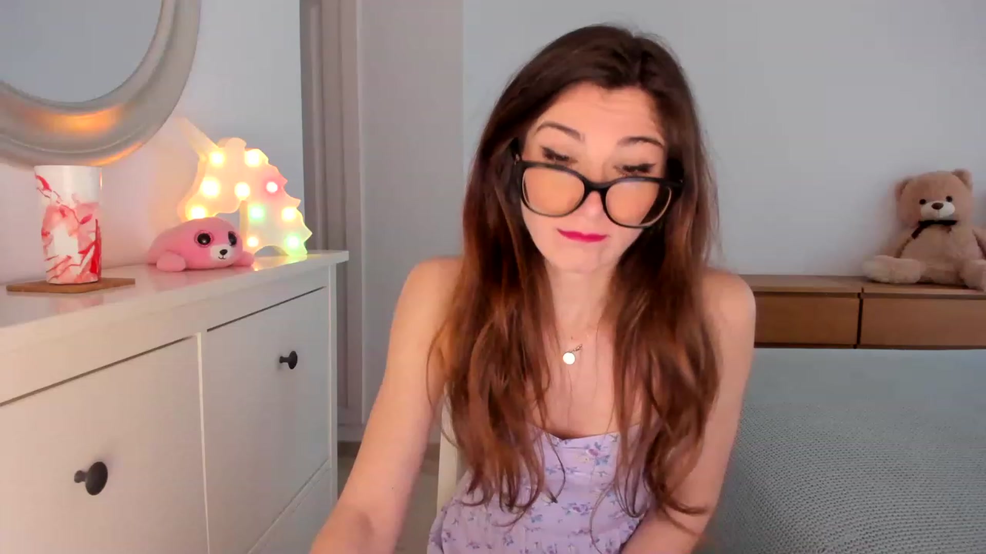 Gallery image thumbnail from LlamaTellU's myfreecams stream on, 03/06/2023, 08:28 image 3 of 20