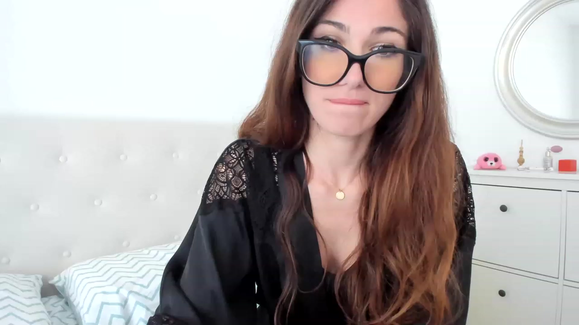 Gallery image thumbnail from LlamaTellU's myfreecams stream on, 03/21/2023, 09:23 image 11 of 20