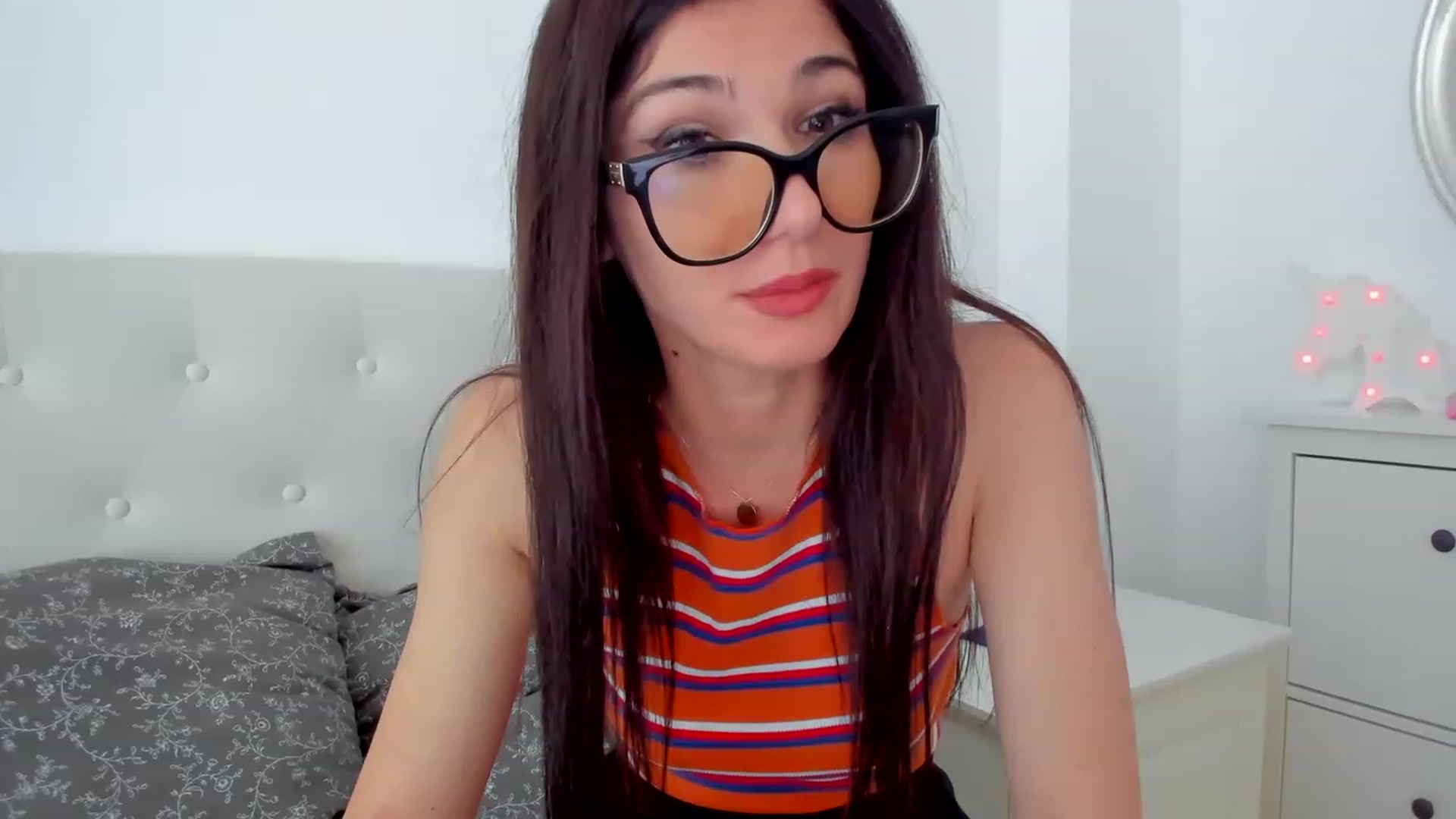 Gallery image thumbnail from LlamaTellU's myfreecams stream on, 04/21/2023, 08:17 image 7 of 20
