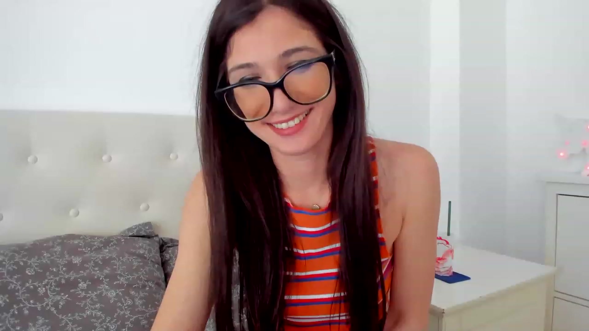 Gallery image thumbnail from LlamaTellU's myfreecams stream on, 04/21/2023, 08:17 image 20 of 20