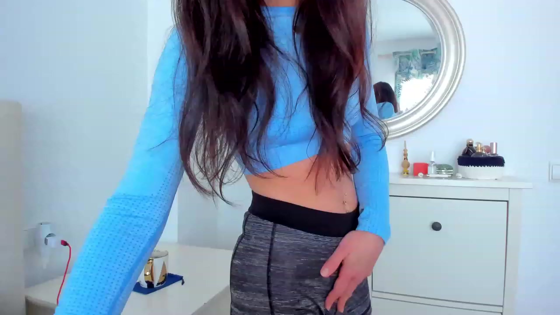 Gallery image thumbnail from LlamaTellU's myfreecams stream on, 04/24/2023, 07:11 image 4 of 20
