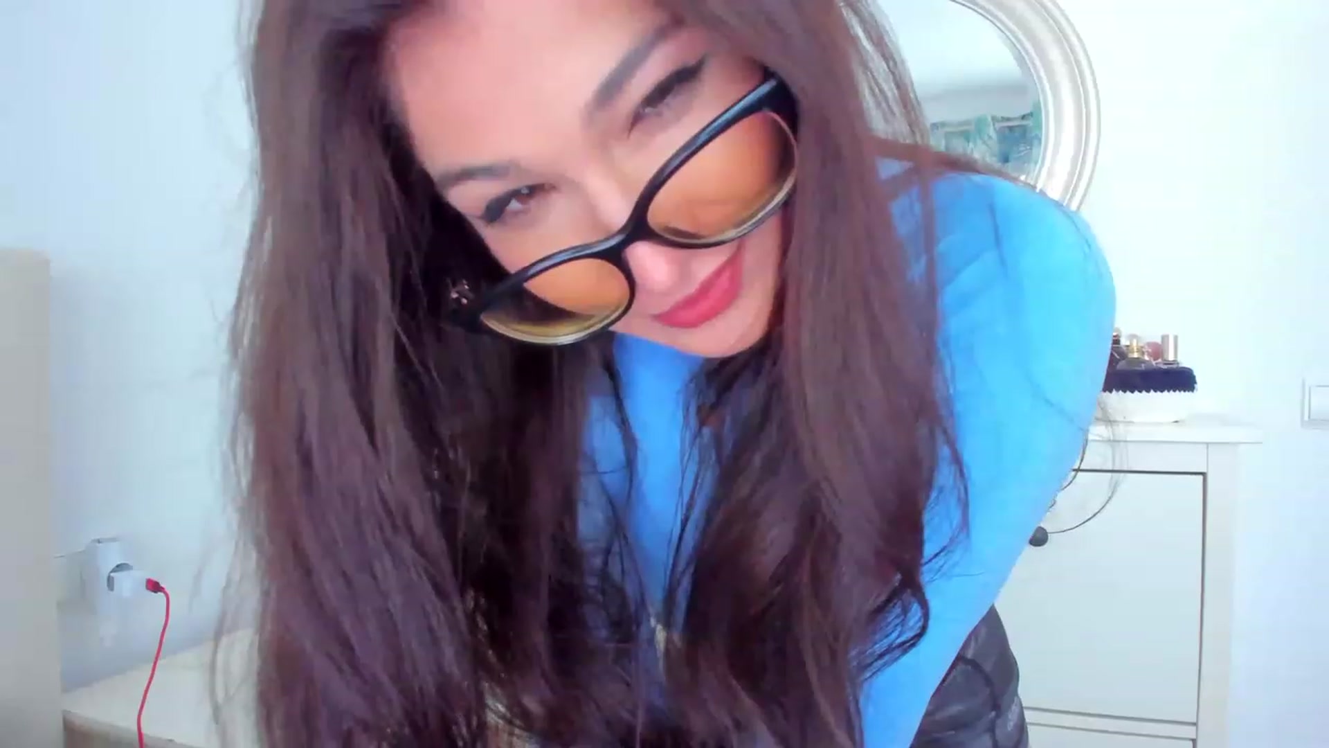 Gallery image thumbnail from LlamaTellU's myfreecams stream on, 04/24/2023, 07:11 image 9 of 20