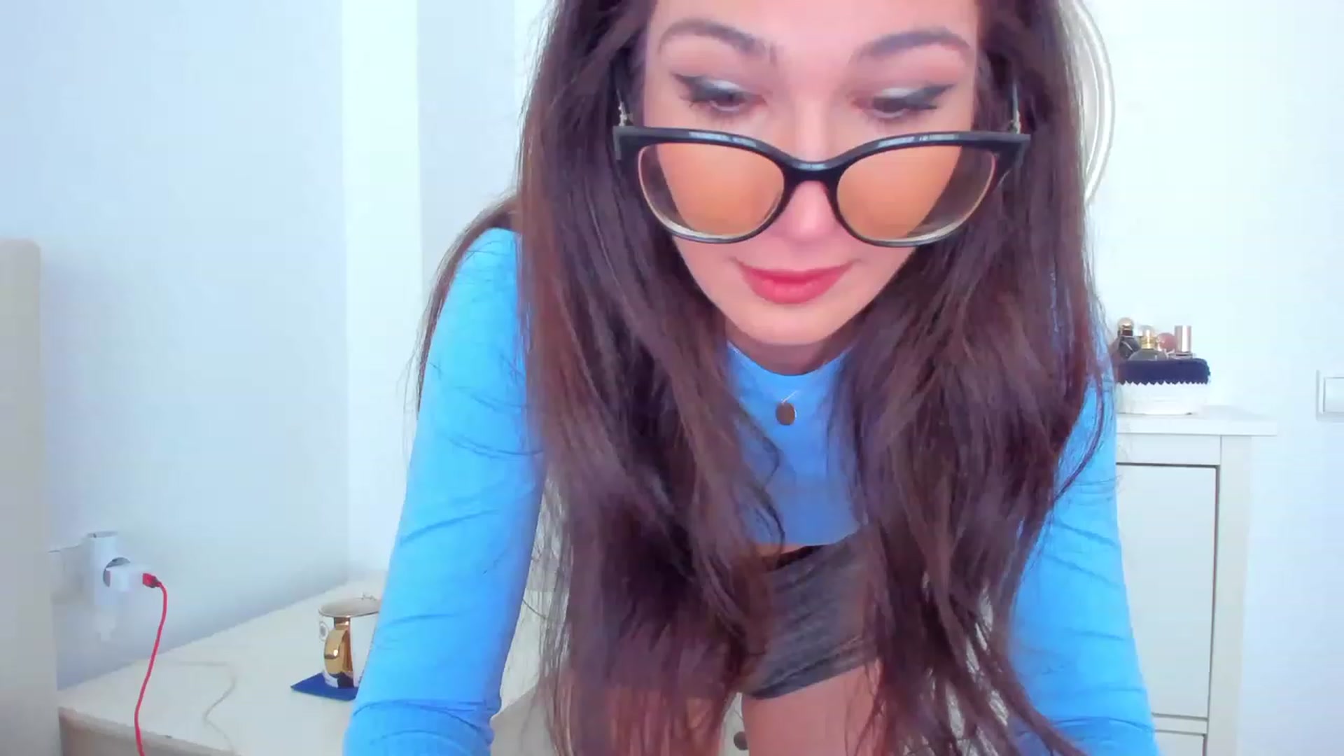 Gallery image thumbnail from LlamaTellU's myfreecams stream on, 04/24/2023, 07:11 image 11 of 20