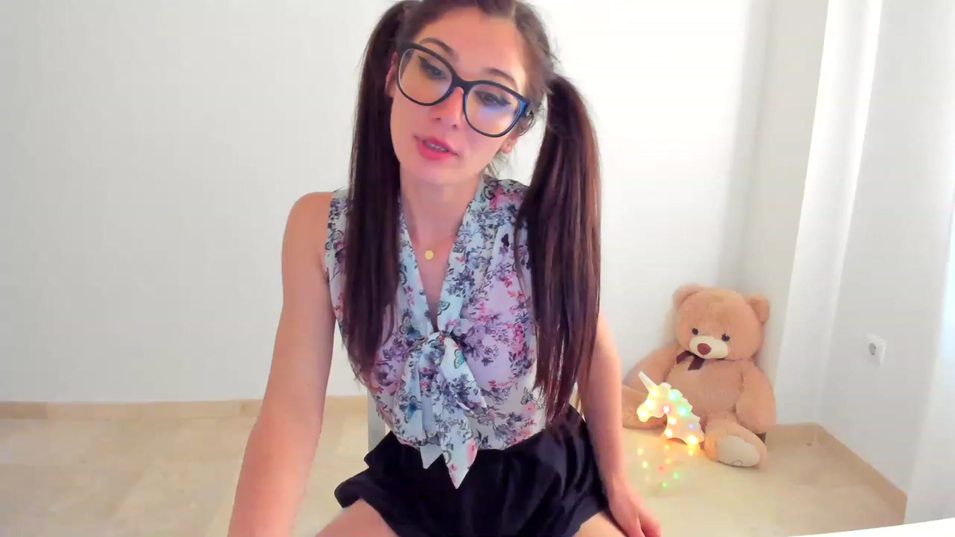 Gallery image thumbnail from LlamaTellU's myfreecams stream on, 05/15/2023, 18:00 image 20 of 20