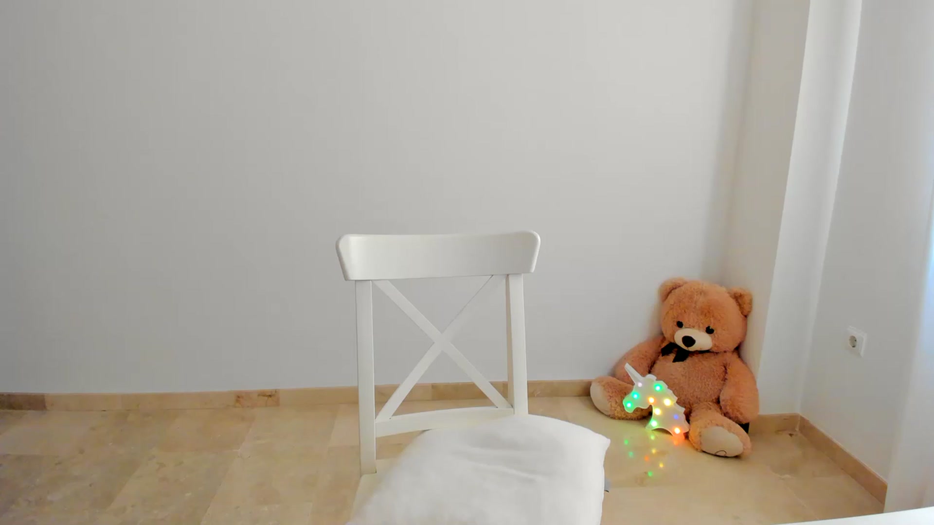 Gallery image thumbnail from LlamaTellU's myfreecams stream on, 05/15/2023, 18:00 image 11 of 20