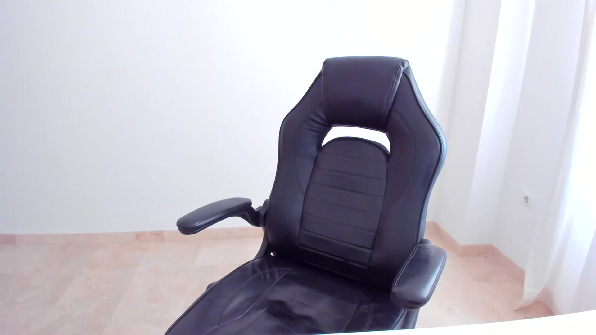 Gallery image thumbnail from LlamaTellU's myfreecams stream on, 06/12/2023, 08:24 image 7 of 20