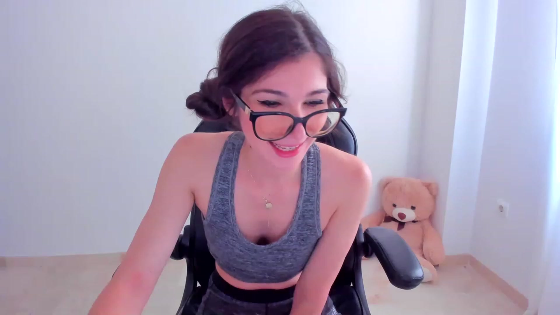 Gallery image thumbnail from LlamaTellU's myfreecams stream on, 06/14/2023, 09:27 image 1 of 20