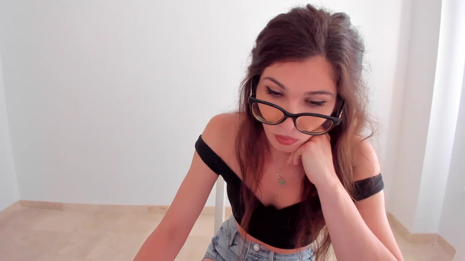 Gallery image thumbnail from LlamaTellU's myfreecams stream on, 06/28/2023, 07:52 image 7 of 20