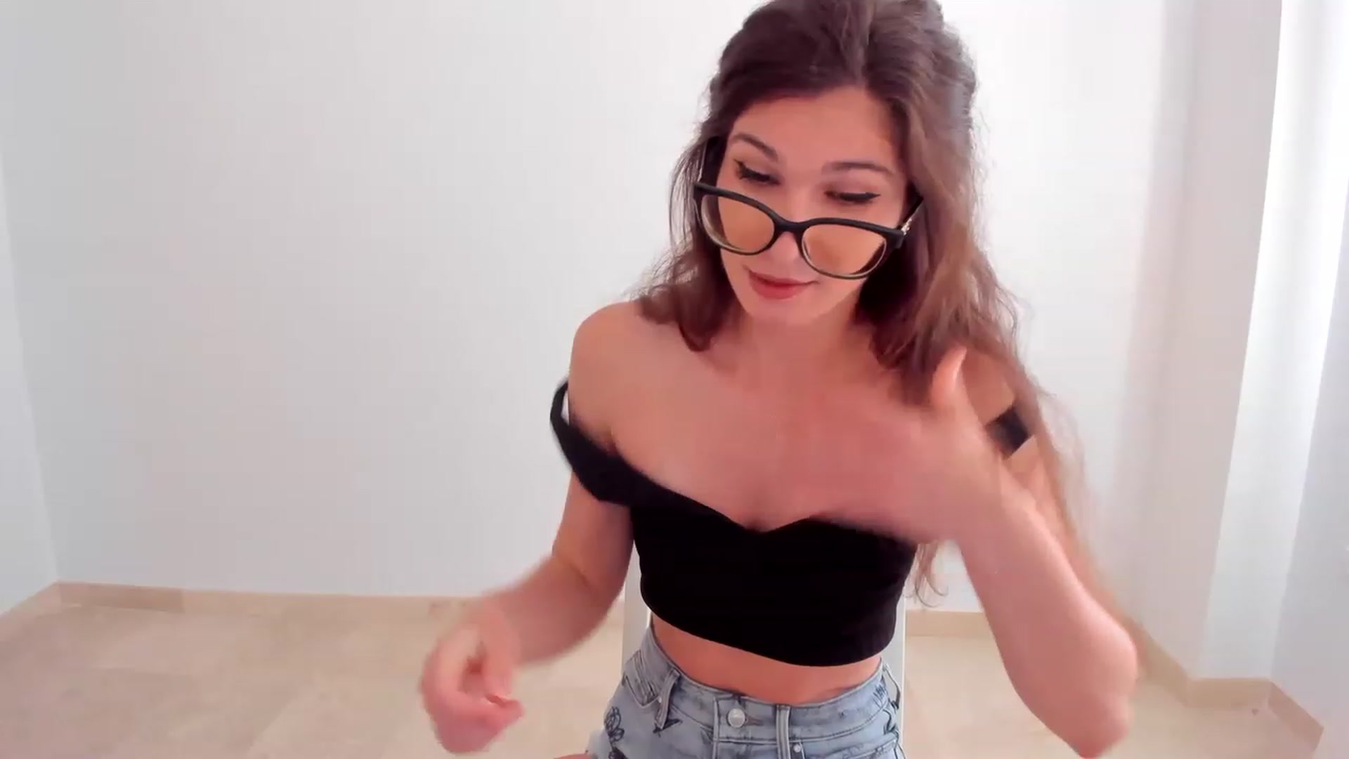 Gallery image thumbnail from LlamaTellU's myfreecams stream on, 06/28/2023, 07:52 image 12 of 20