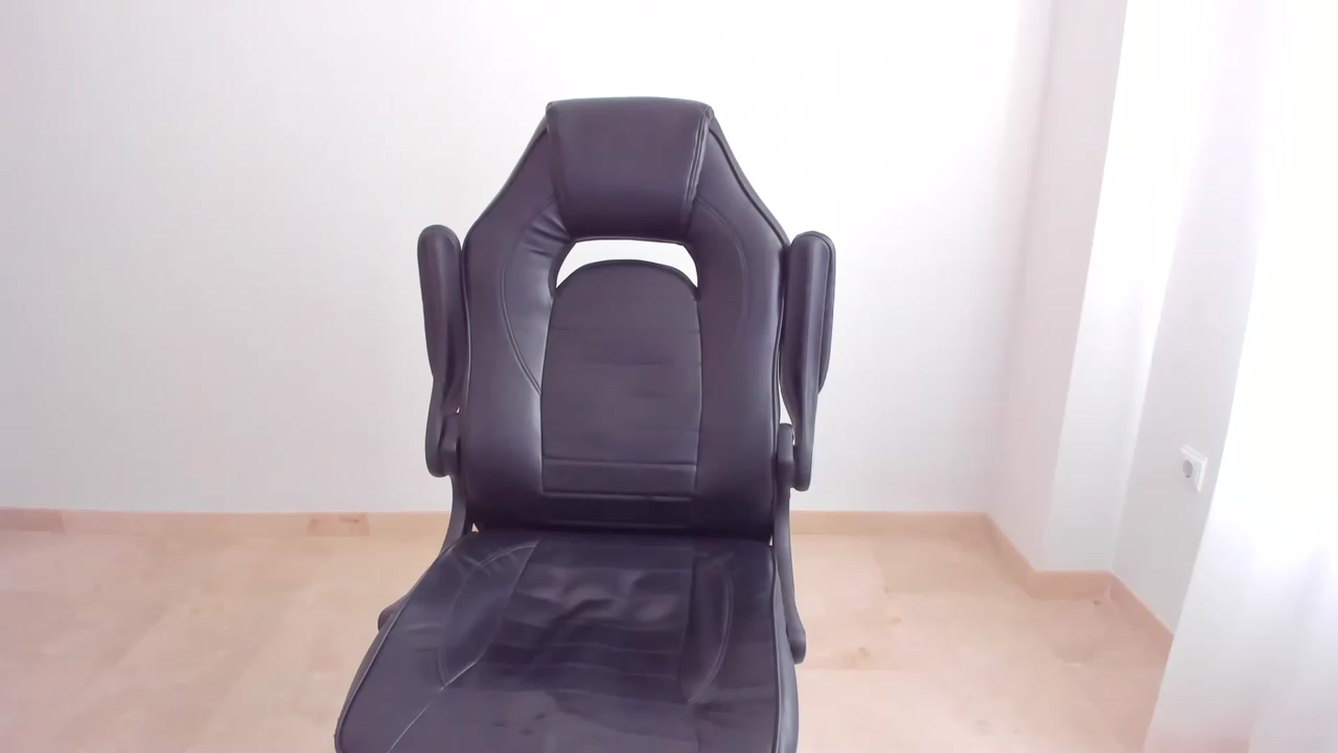 Gallery image thumbnail from LlamaTellU's myfreecams stream on, 06/30/2023, 08:39 image 15 of 20