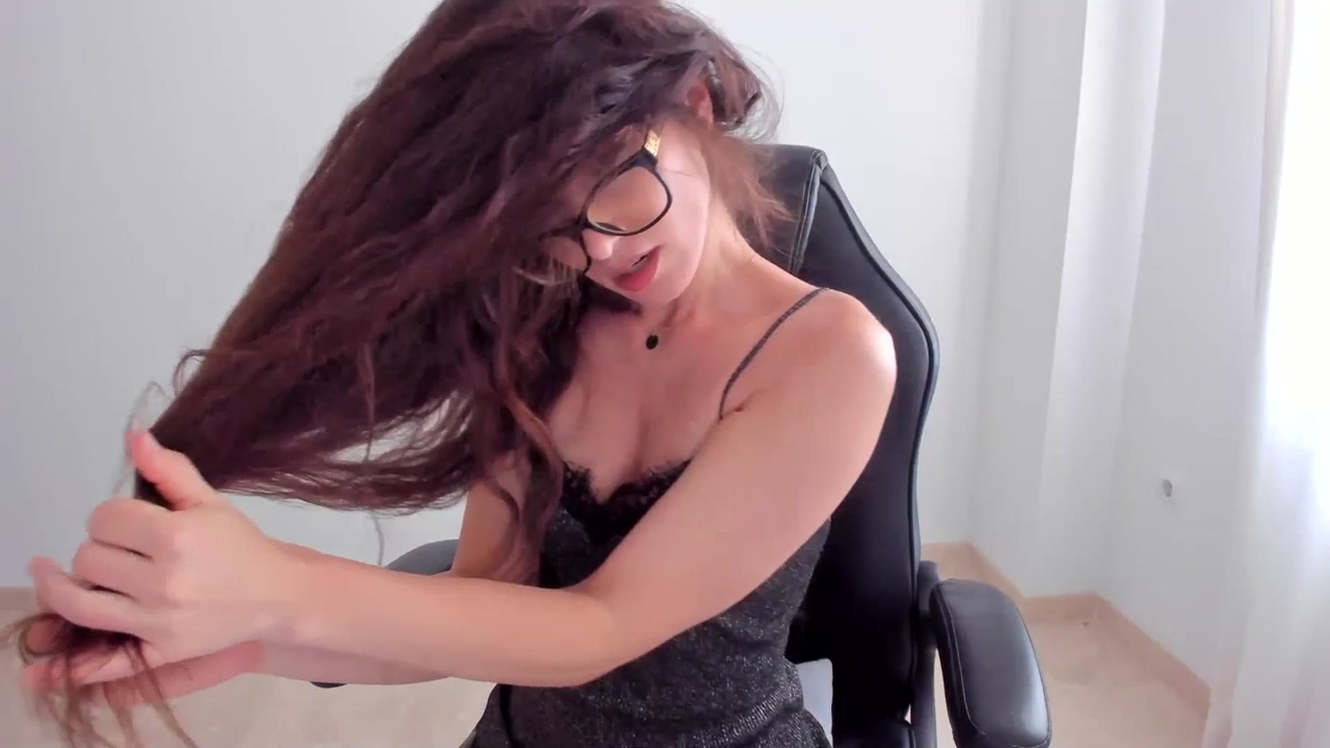 Gallery image thumbnail from LlamaTellU's myfreecams stream on, 07/02/2023, 07:49 image 18 of 20