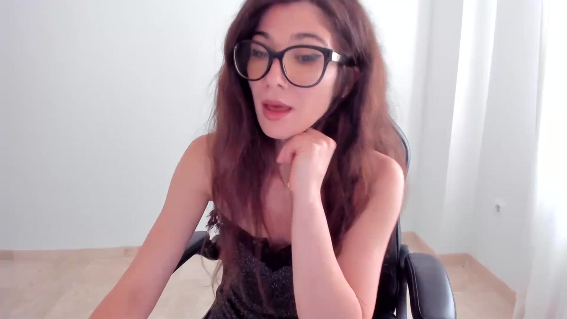 Gallery image thumbnail from LlamaTellU's myfreecams stream on, 07/02/2023, 07:49 image 13 of 20