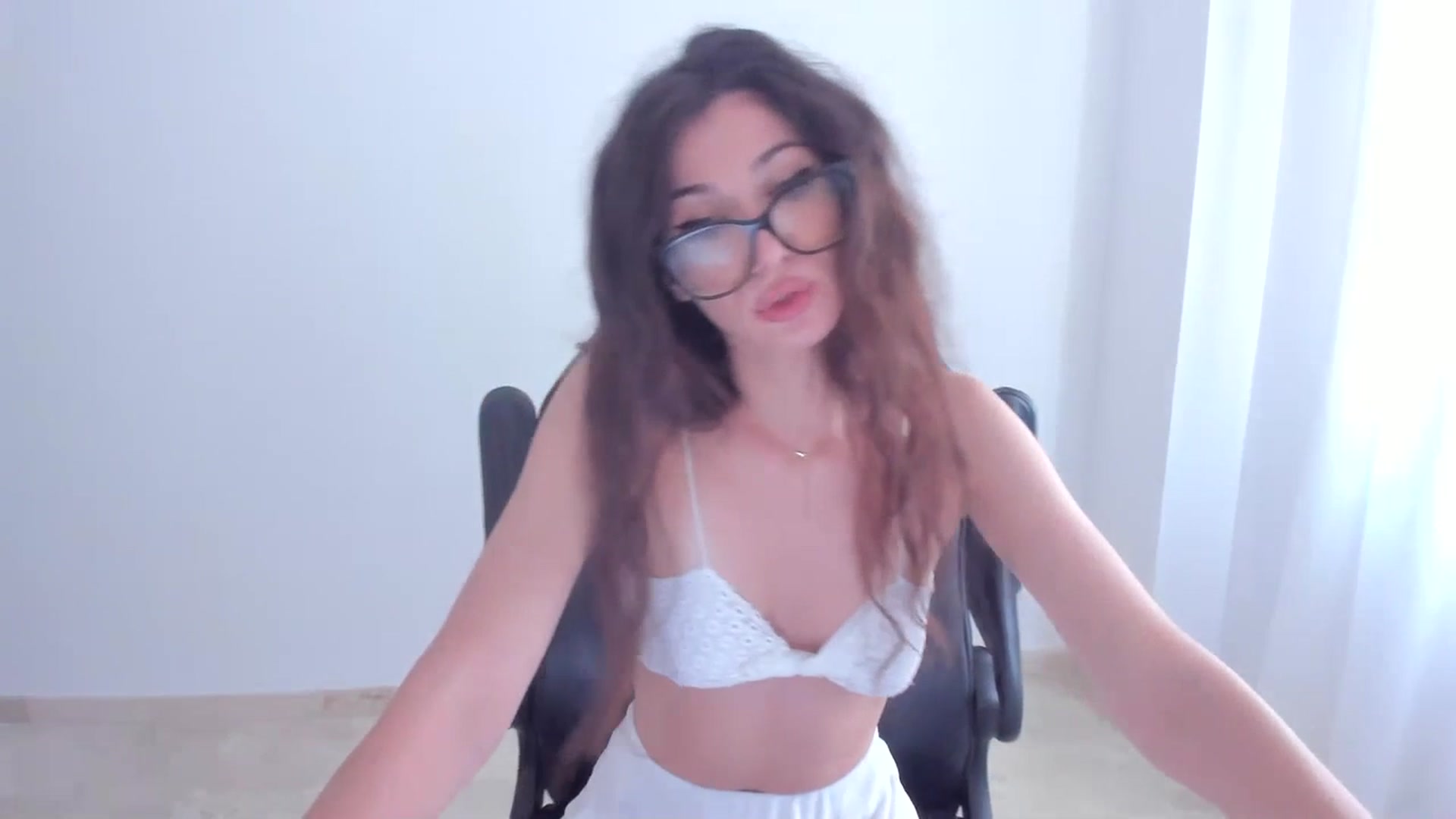 Gallery image thumbnail from LlamaTellU's myfreecams stream on, 07/13/2023, 07:21 image 16 of 20