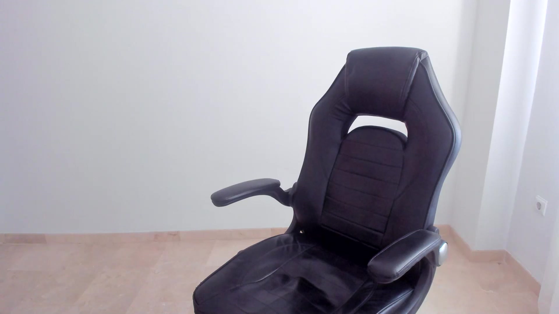 Gallery image thumbnail from LlamaTellU's myfreecams stream on, 07/15/2023, 08:21 image 14 of 20