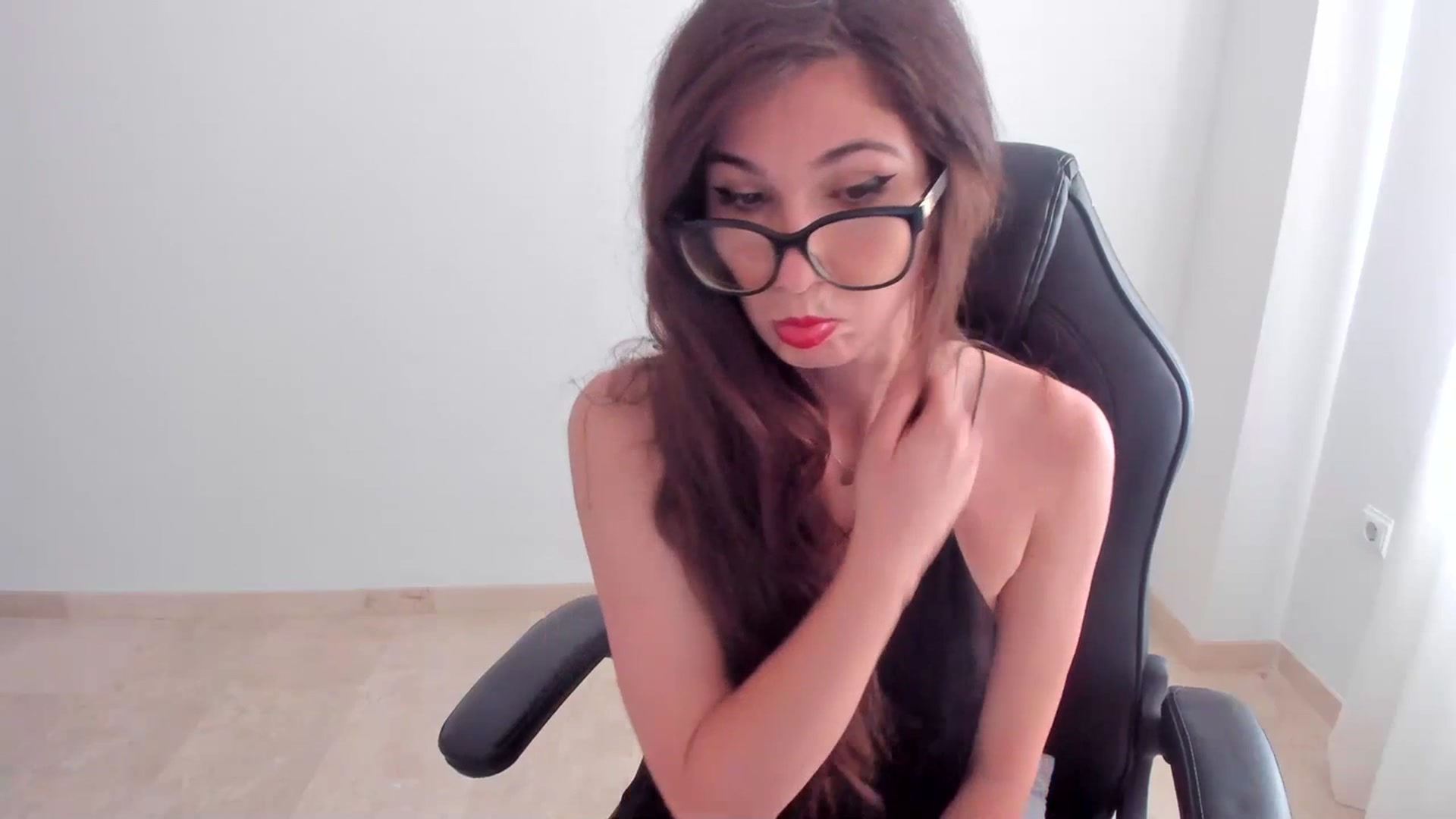 Gallery image thumbnail from LlamaTellU's myfreecams stream on, 07/16/2023, 07:58 image 13 of 20
