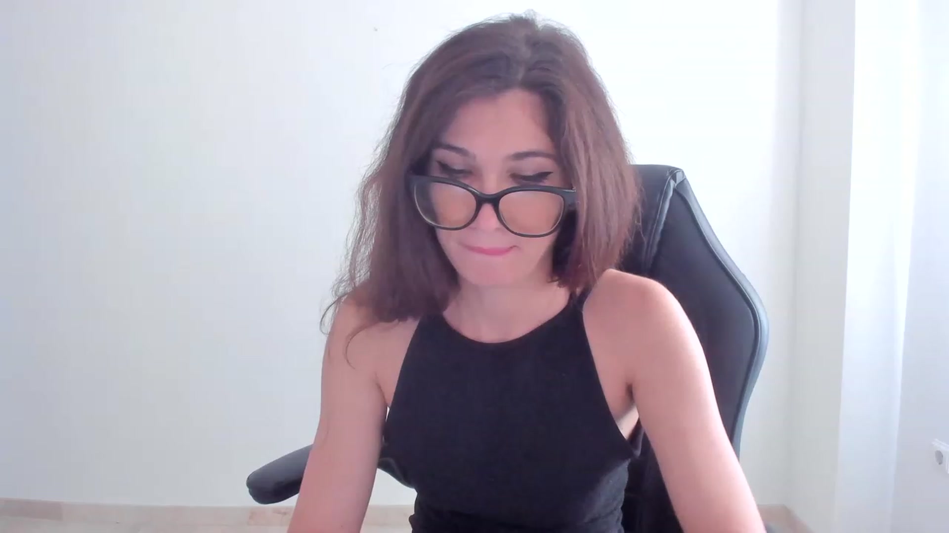 Gallery image thumbnail from LlamaTellU's myfreecams stream on, 07/17/2023, 07:32 image 17 of 20