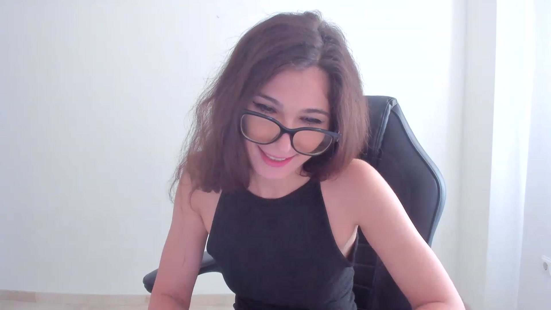Gallery image thumbnail from LlamaTellU's myfreecams stream on, 07/17/2023, 07:32 image 18 of 20