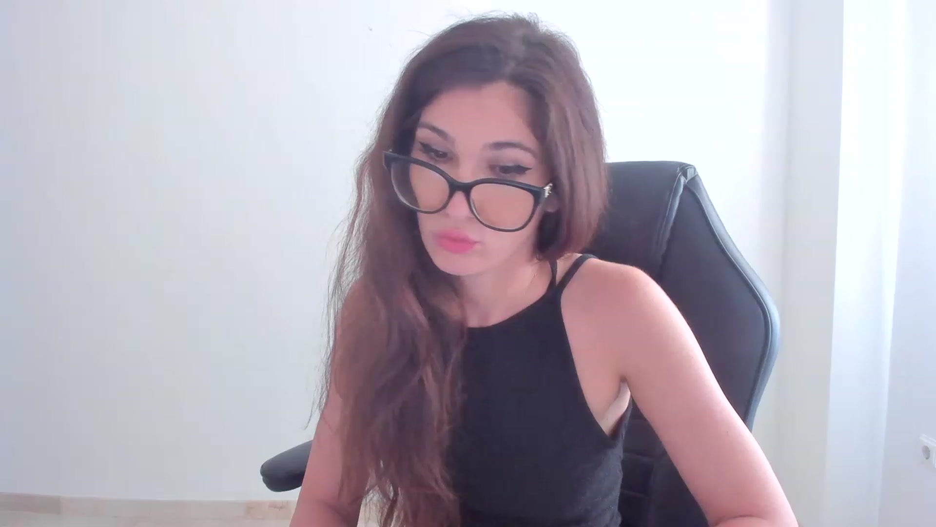 Gallery image thumbnail from LlamaTellU's myfreecams stream on, 07/17/2023, 07:32 image 14 of 20