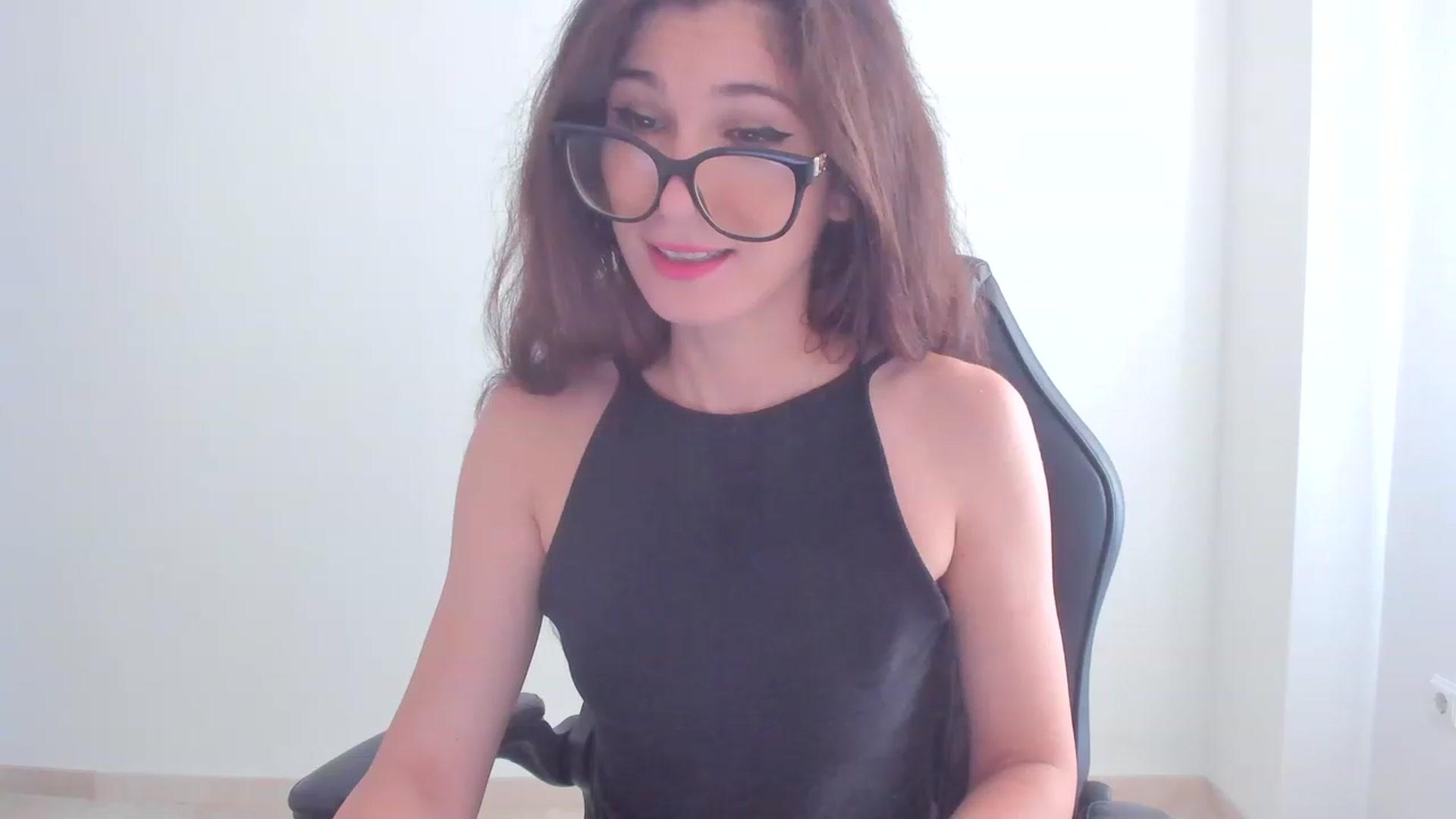 Gallery image thumbnail from LlamaTellU's myfreecams stream on, 07/17/2023, 07:32 image 4 of 20