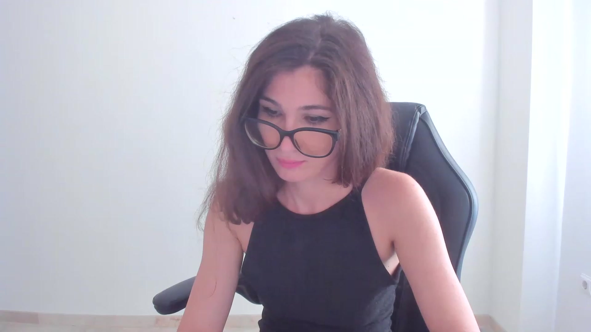 Gallery image thumbnail from LlamaTellU's myfreecams stream on, 07/17/2023, 07:32 image 19 of 20