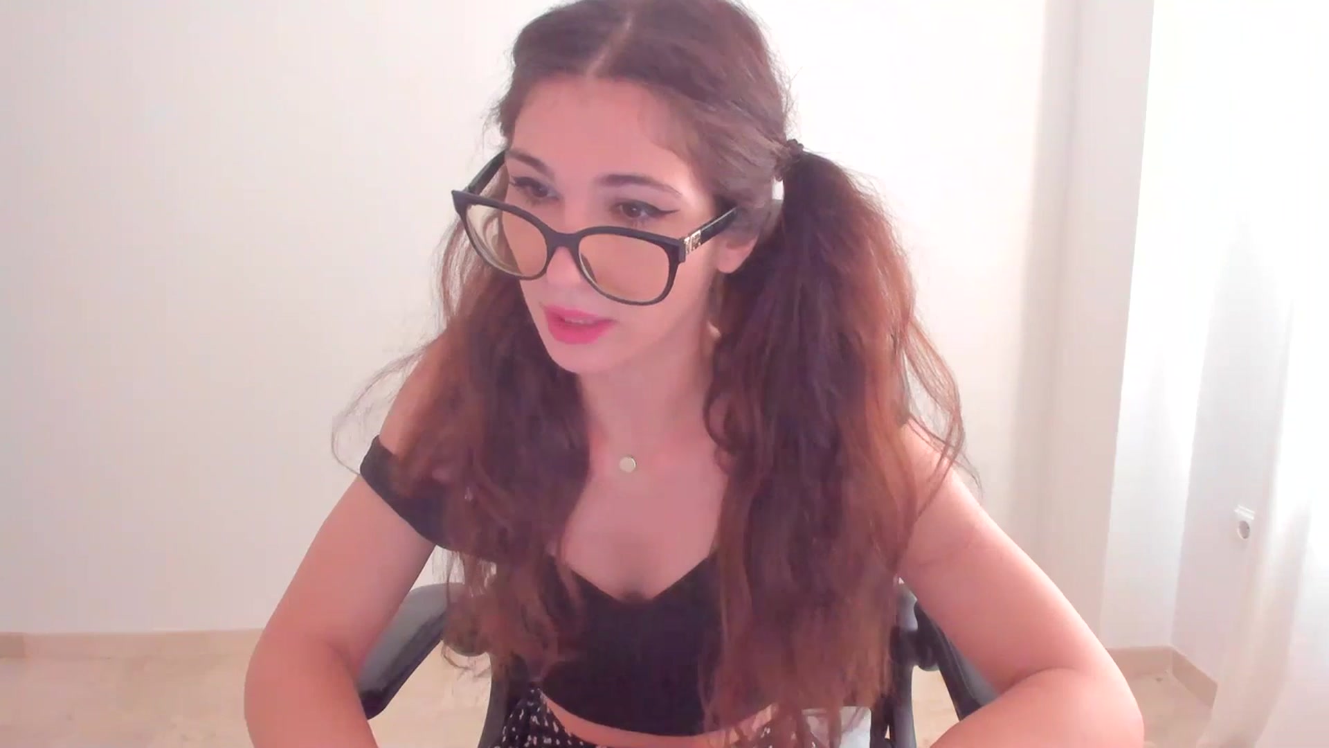 Gallery image thumbnail from LlamaTellU's myfreecams stream on, 07/19/2023, 06:59 image 12 of 20