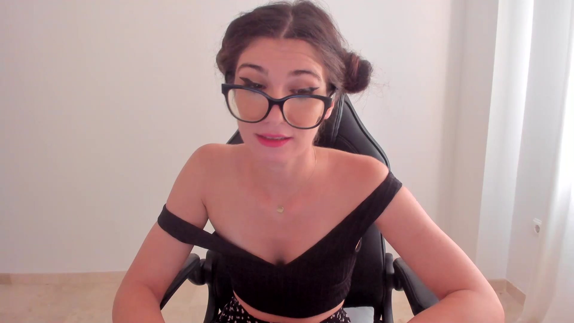 Gallery image thumbnail from LlamaTellU's myfreecams stream on, 07/19/2023, 06:59 image 20 of 20