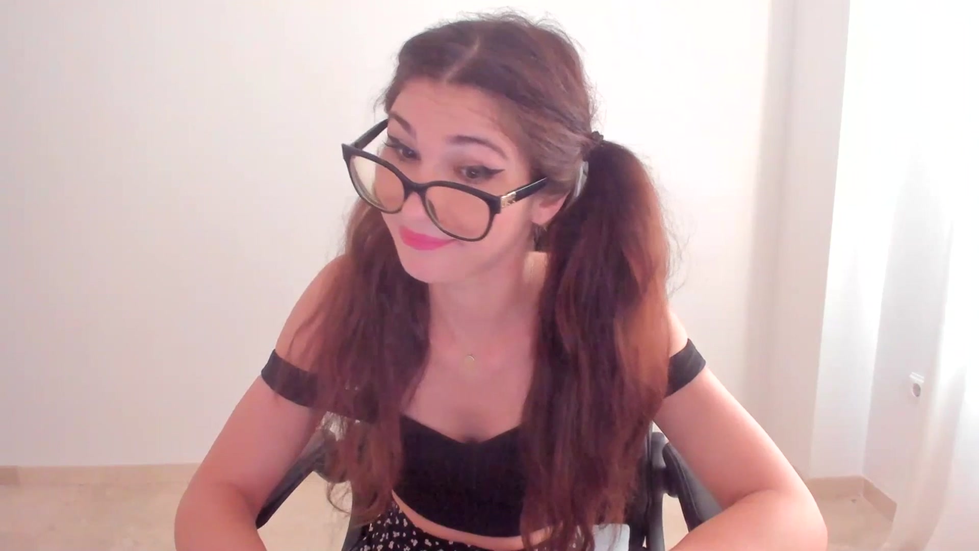 Gallery image thumbnail from LlamaTellU's myfreecams stream on, 07/19/2023, 06:59 image 7 of 20