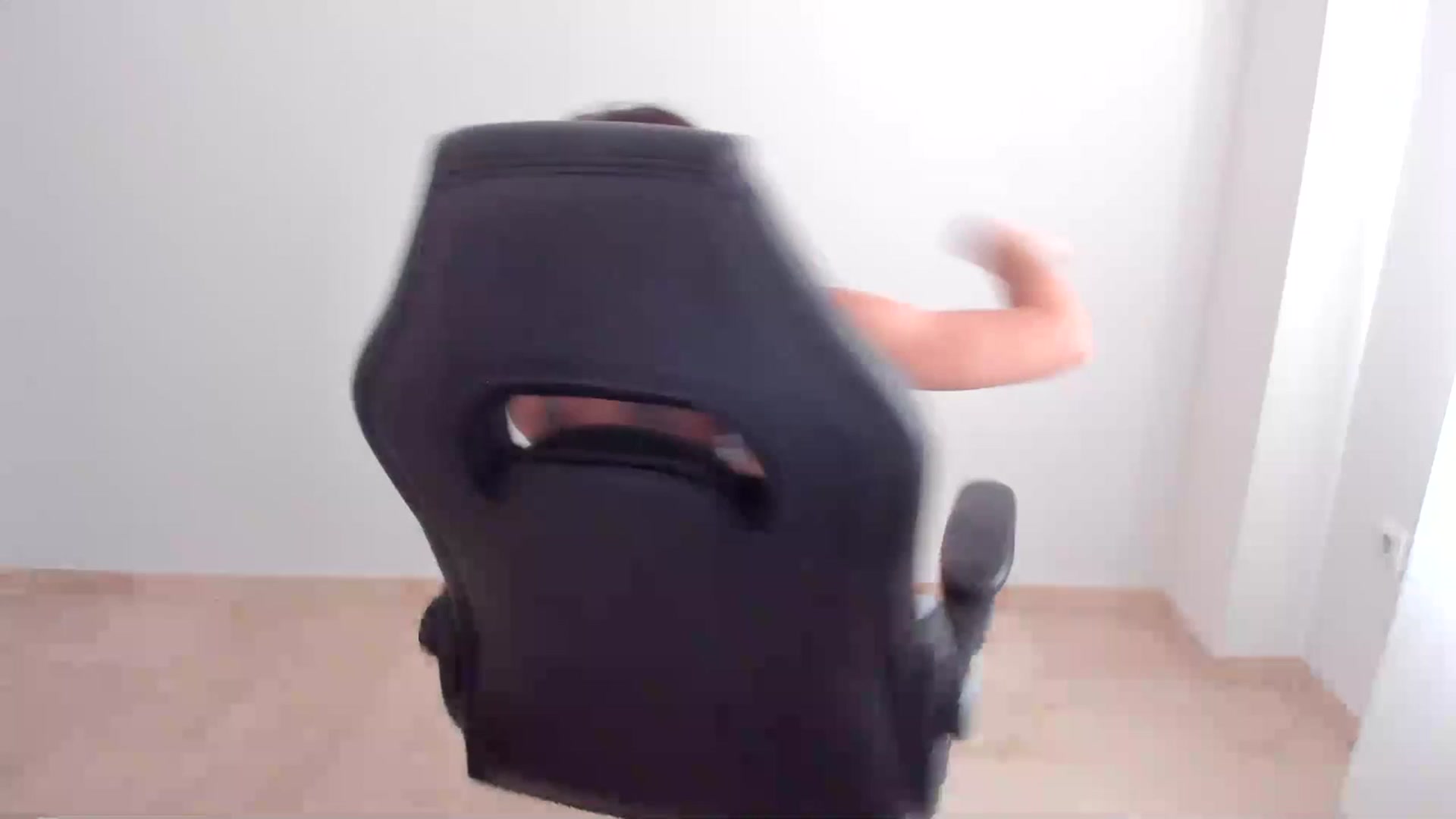 Gallery image thumbnail from LlamaTellU's myfreecams stream on, 07/20/2023, 08:21 image 16 of 20