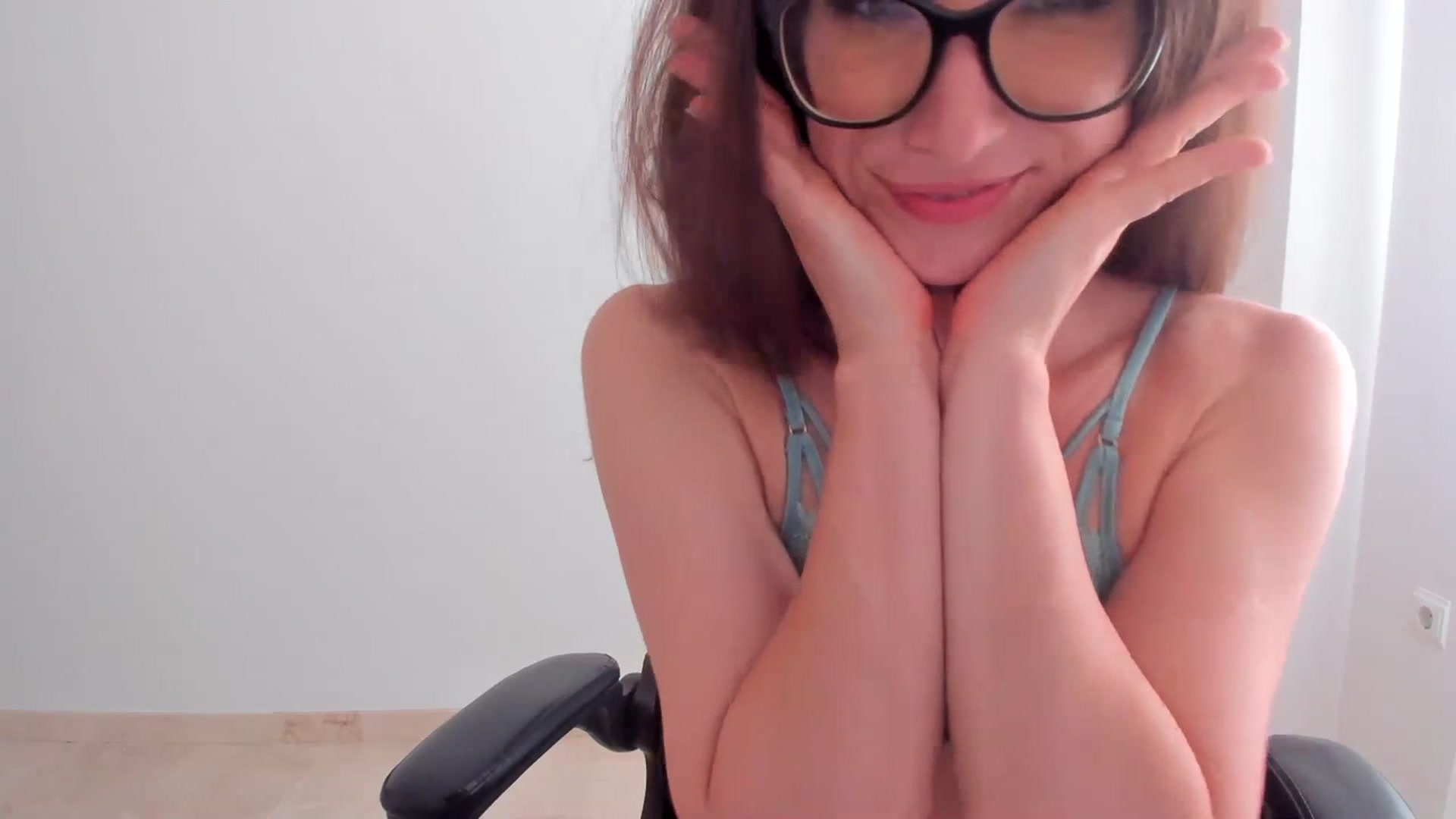 Gallery image thumbnail from LlamaTellU's myfreecams stream on, 07/20/2023, 09:00 image 2 of 20