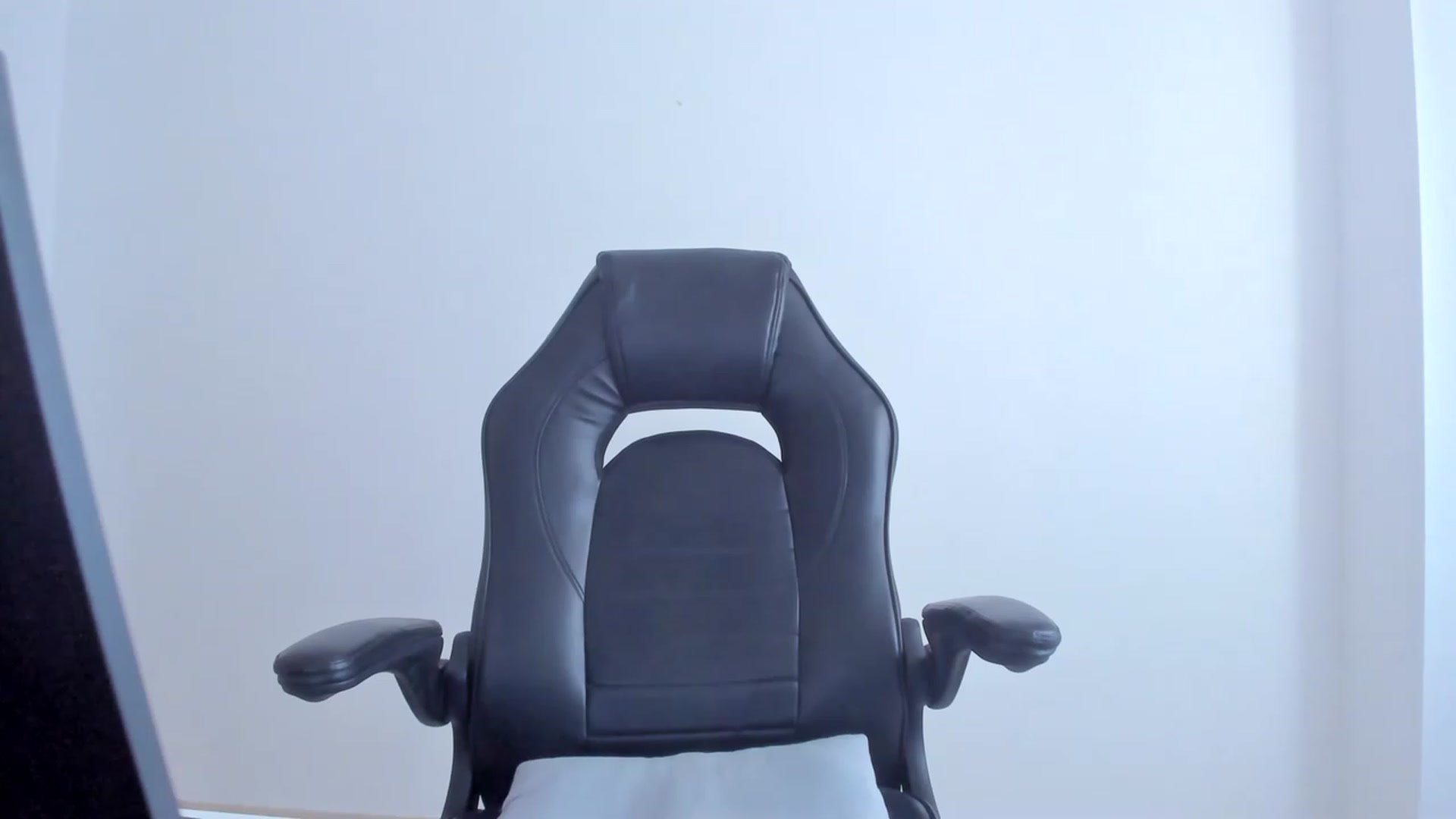 Gallery image thumbnail from LlamaTellU's myfreecams stream on, 07/21/2023, 08:13 image 2 of 20