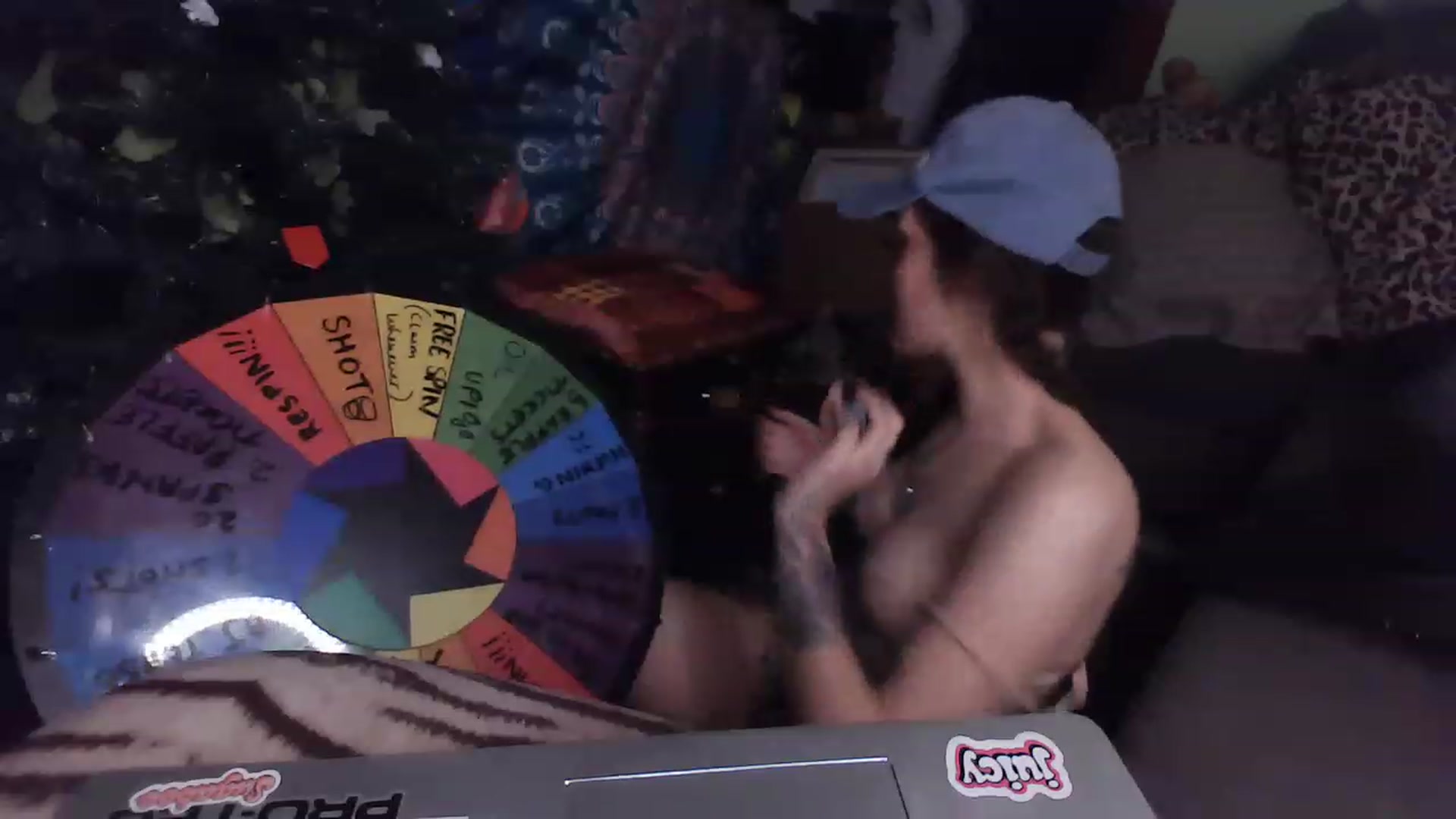 Gallery image thumbnail from Llittlellama's myfreecams stream on, 12/01/2022, 10:13 image 16 of 20