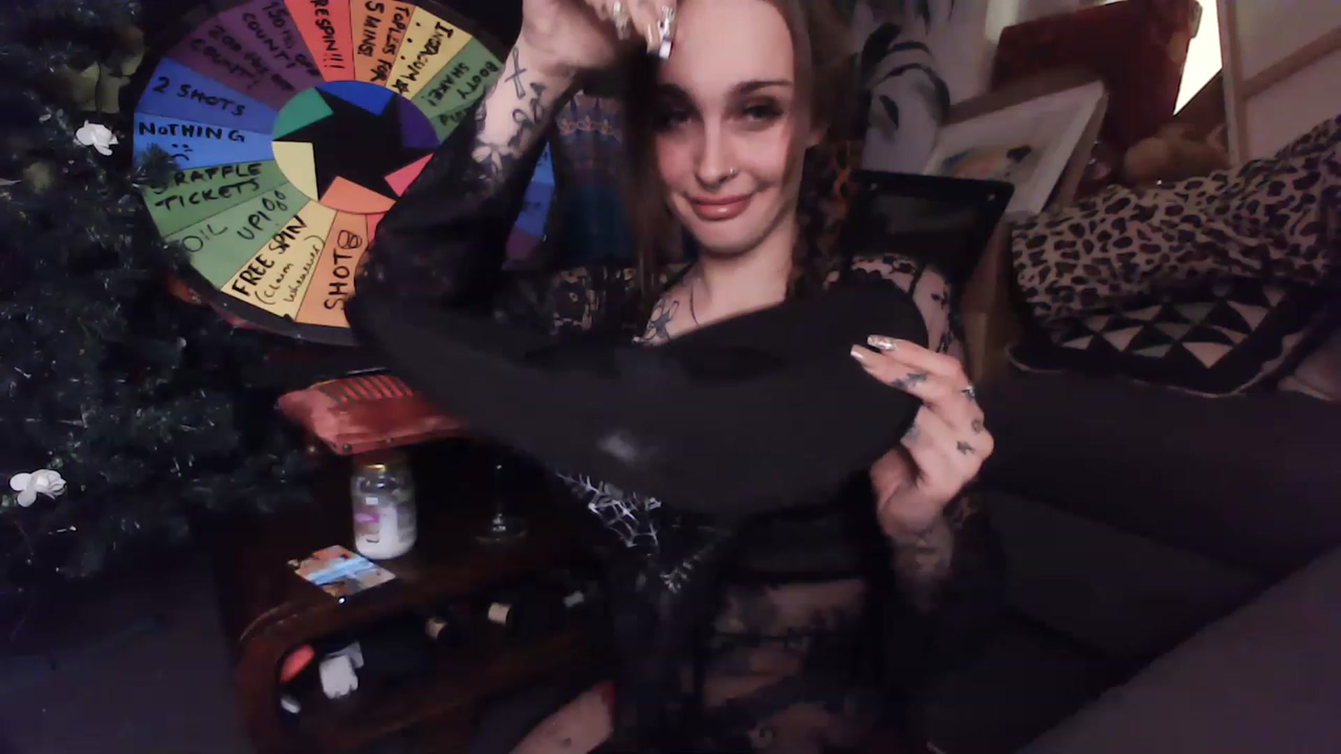 Gallery image thumbnail from Llittlellama's myfreecams stream on, 12/02/2022, 11:19 image 14 of 20