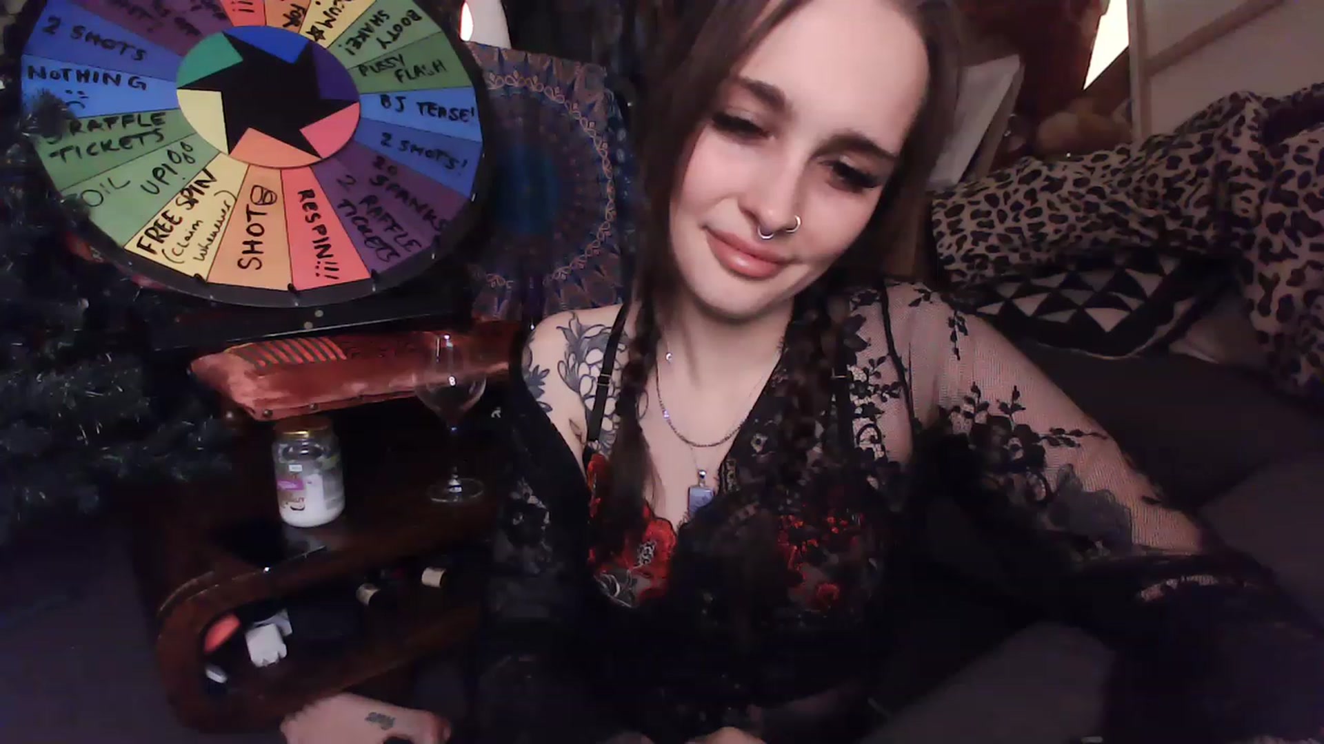 Gallery image thumbnail from Llittlellama's myfreecams stream on, 12/02/2022, 11:19 image 15 of 20