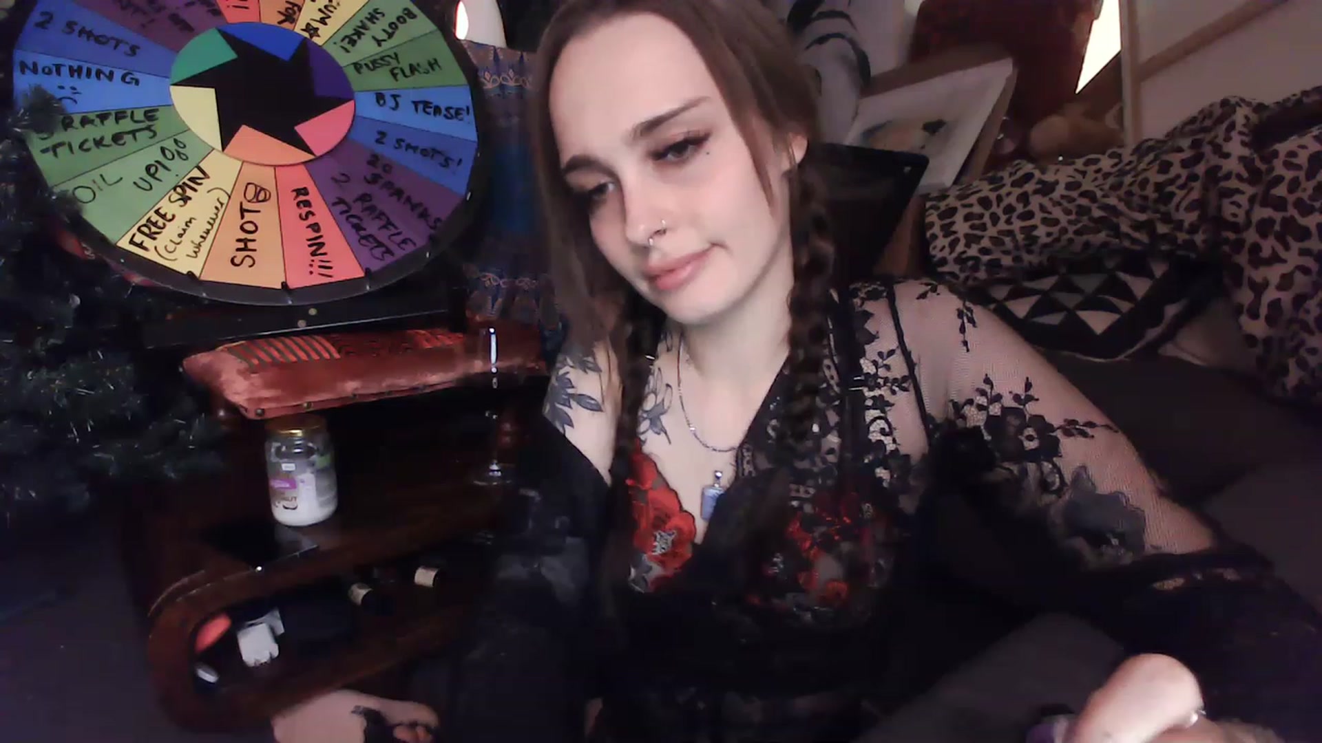 Gallery image thumbnail from Llittlellama's myfreecams stream on, 12/02/2022, 11:19 image 16 of 20