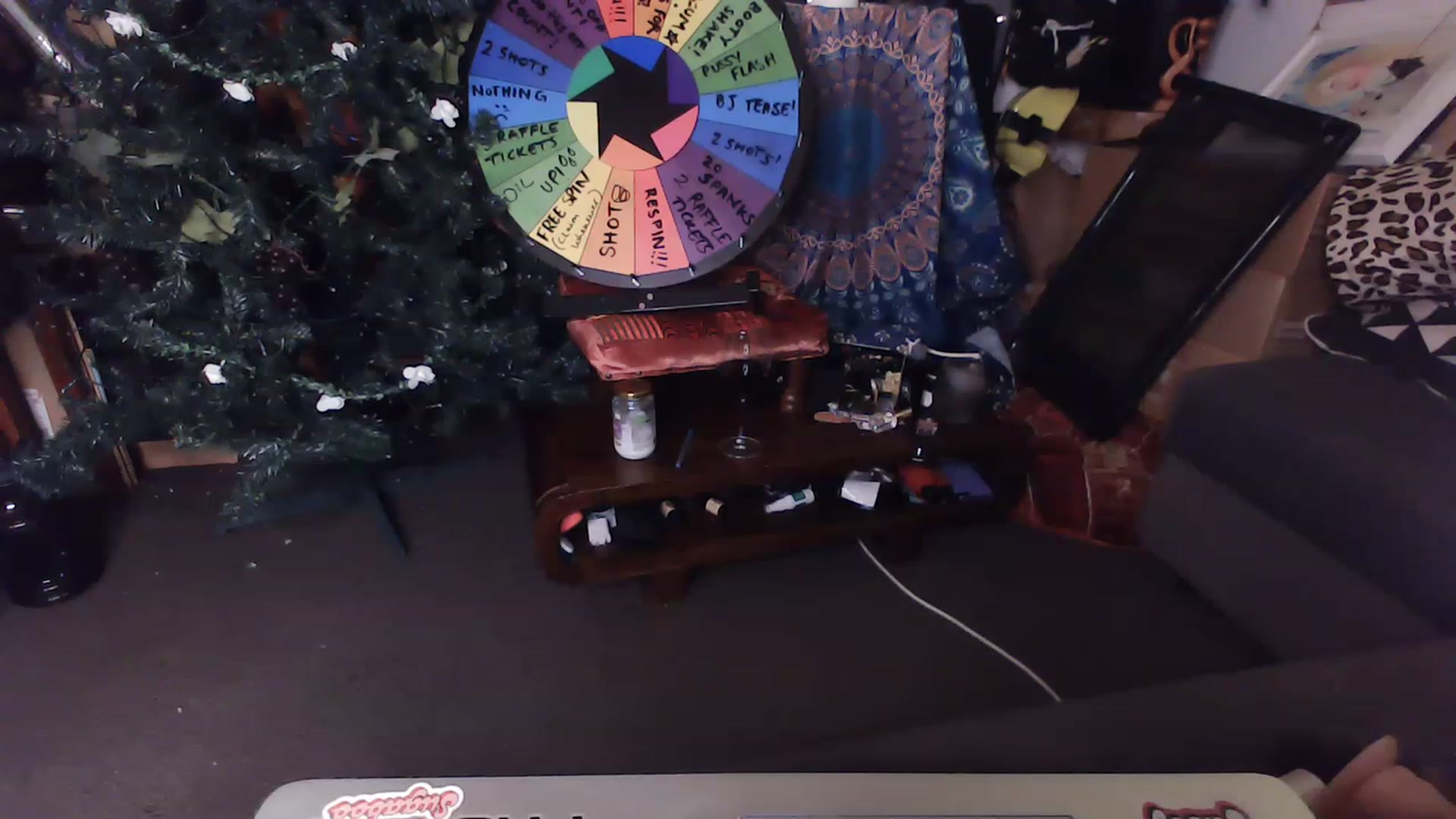 Gallery image thumbnail from Llittlellama's myfreecams stream on, 12/02/2022, 11:19 image 3 of 20