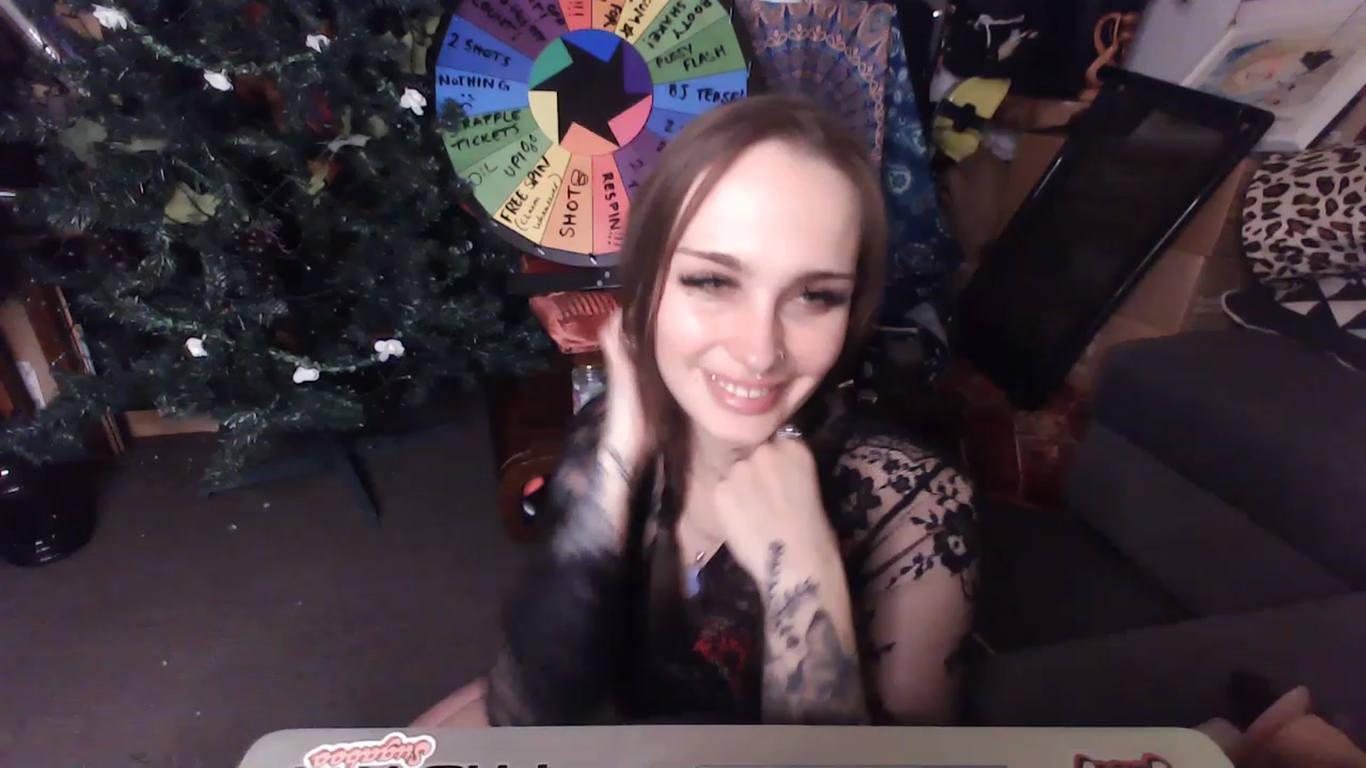 Gallery image thumbnail from Llittlellama's myfreecams stream on, 12/02/2022, 11:19 image 2 of 20