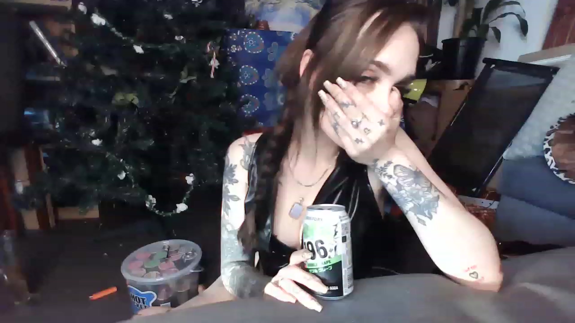 Gallery image thumbnail from Llittlellama's myfreecams stream on, 12/06/2022, 08:59 image 18 of 20