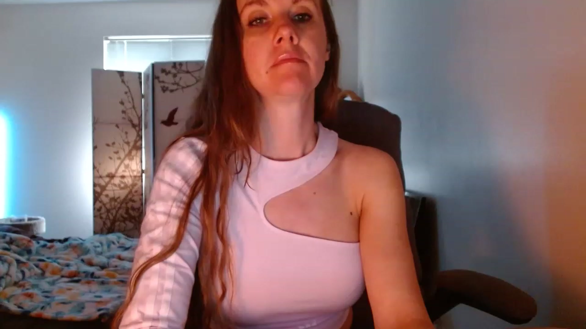 Gallery image thumbnail from LoVe_On__'s myfreecams stream on, 05/07/2023, 14:03 image 8 of 20