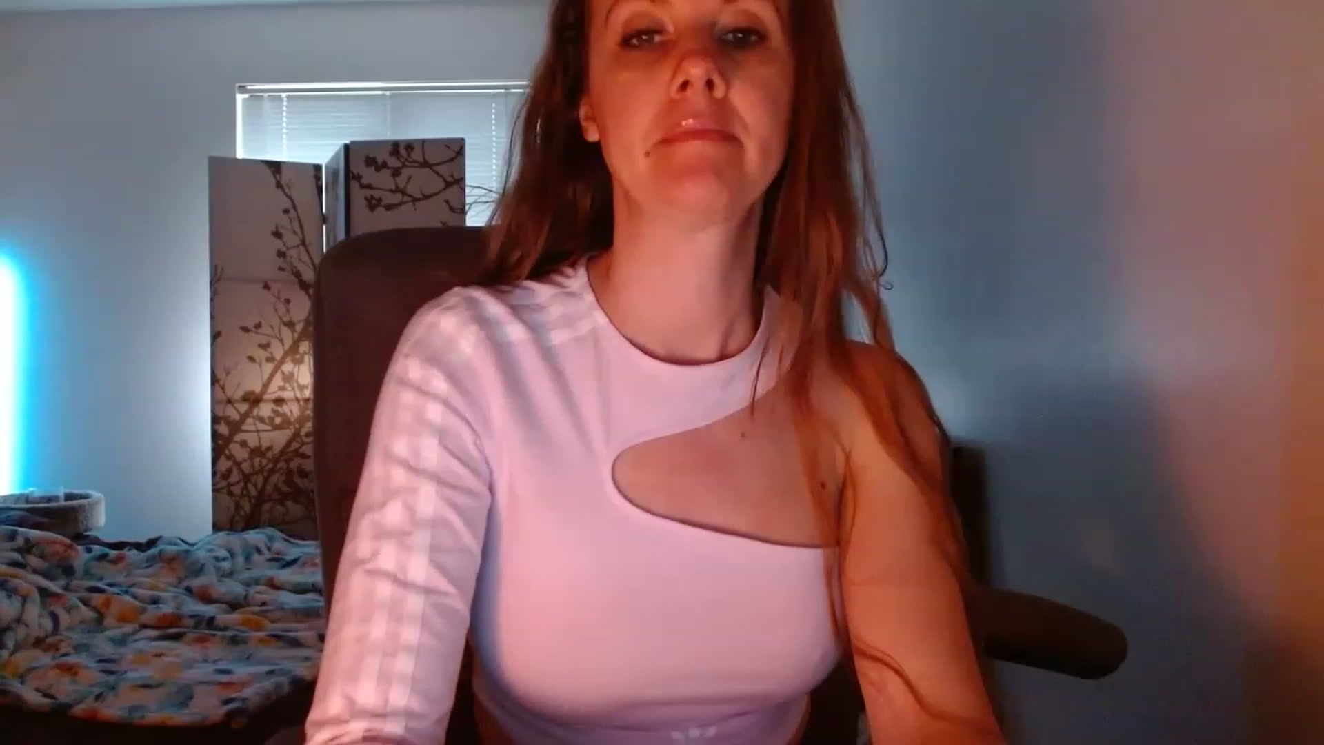 Gallery image thumbnail from LoVe_On__'s myfreecams stream on, 05/07/2023, 14:03 image 16 of 20