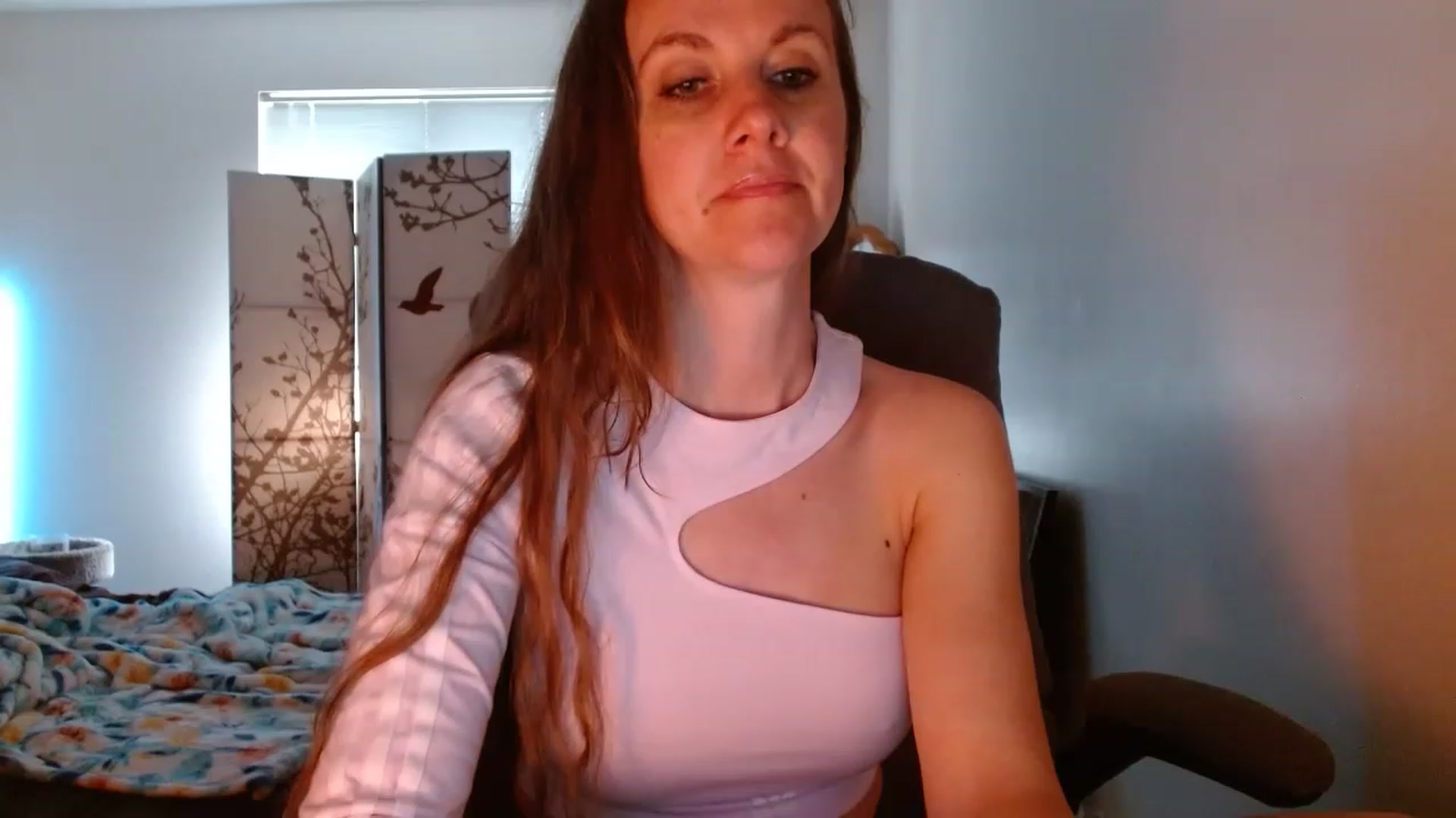Gallery image thumbnail from LoVe_On__'s myfreecams stream on, 05/07/2023, 14:03 image 5 of 20