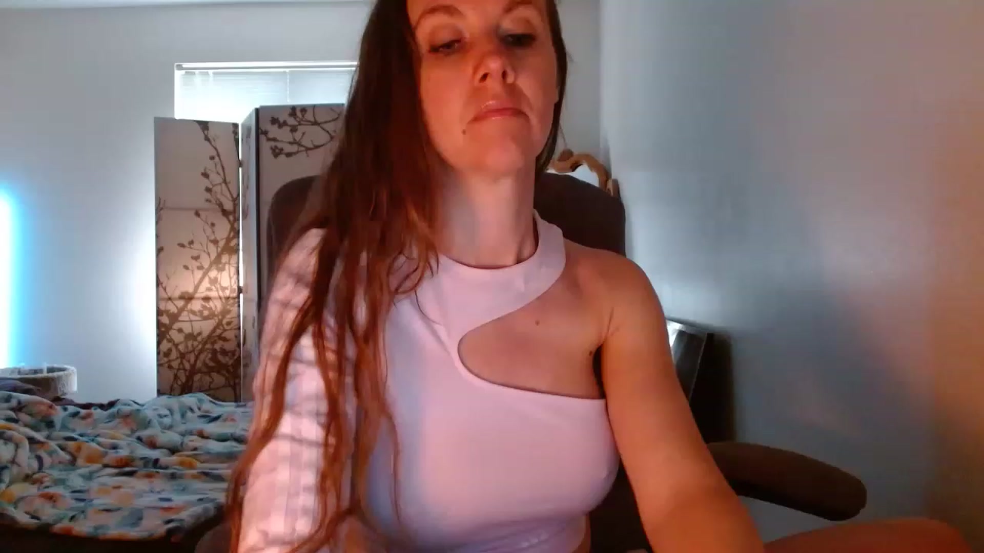 Gallery image thumbnail from LoVe_On__'s myfreecams stream on, 05/07/2023, 14:03 image 1 of 20