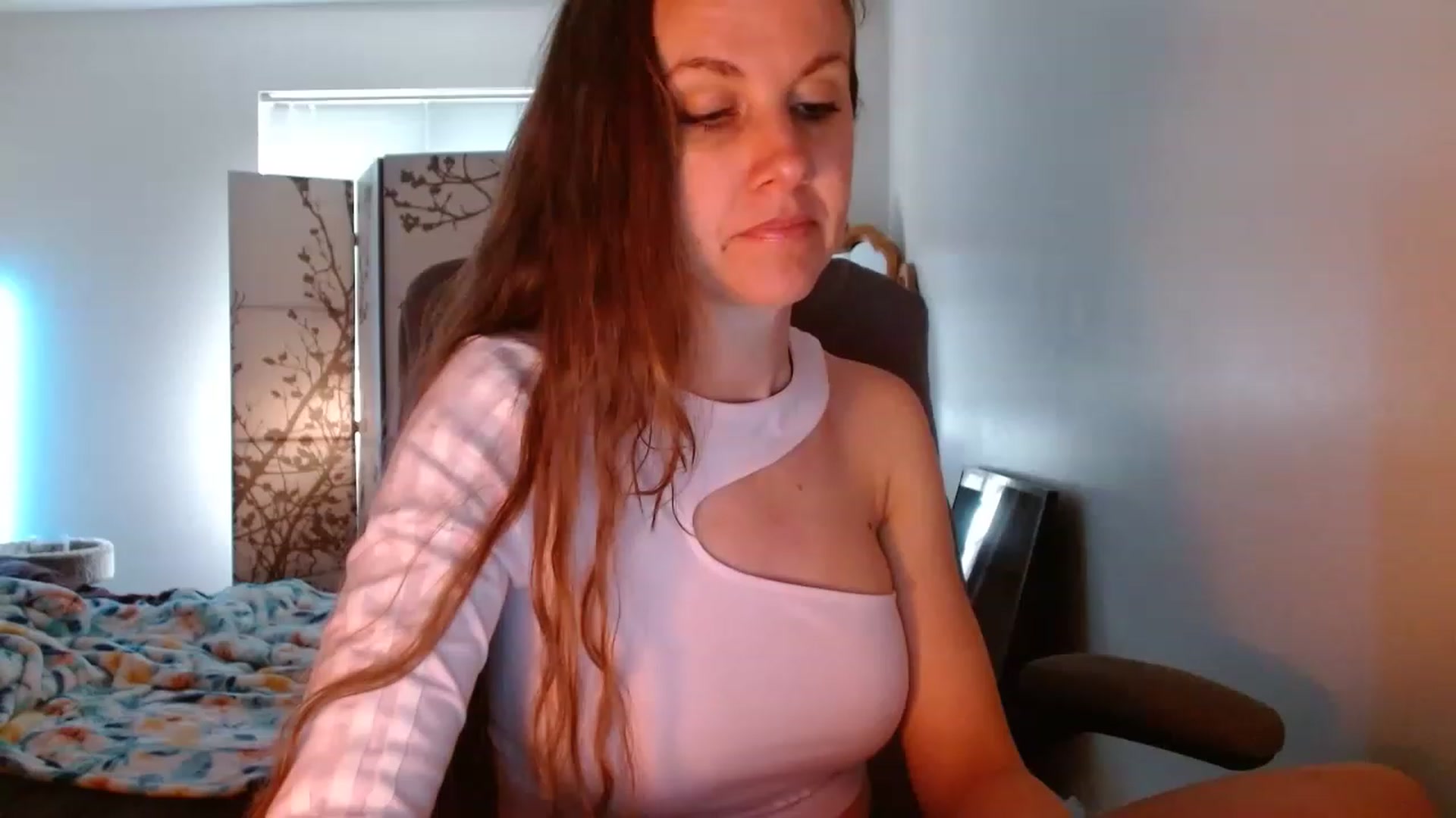 Gallery image thumbnail from LoVe_On__'s myfreecams stream on, 05/07/2023, 14:03 image 3 of 20