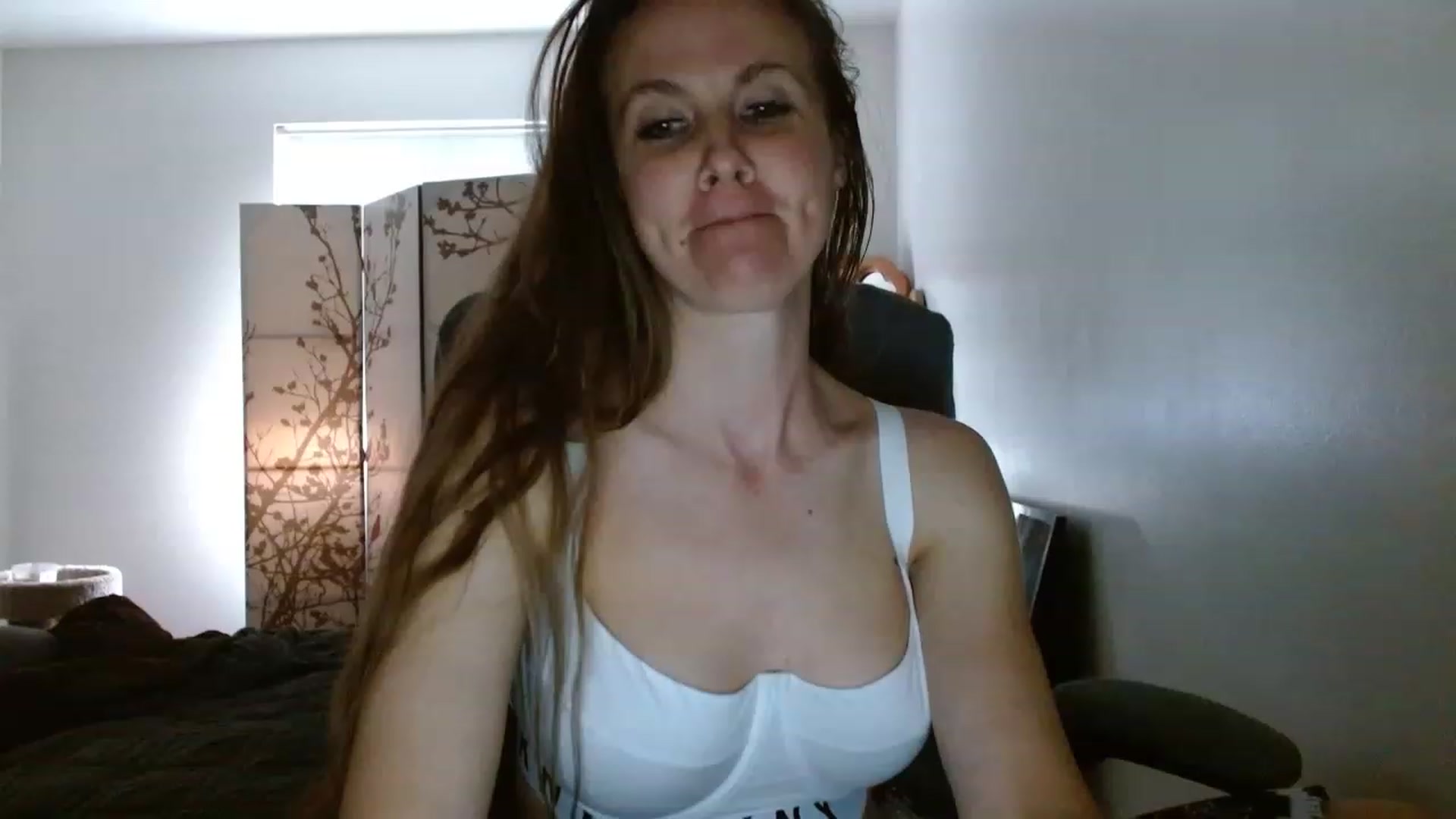 Gallery image thumbnail from LoVe_On__'s myfreecams stream on, 05/18/2023, 13:53 image 18 of 20