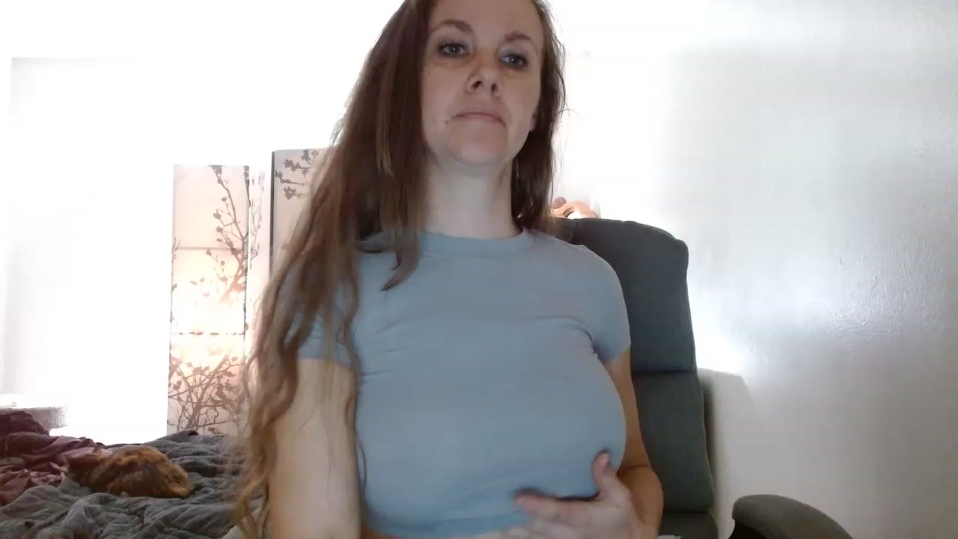 Gallery image thumbnail from LoVe_On__'s myfreecams stream on, 05/21/2023, 15:27 image 19 of 20