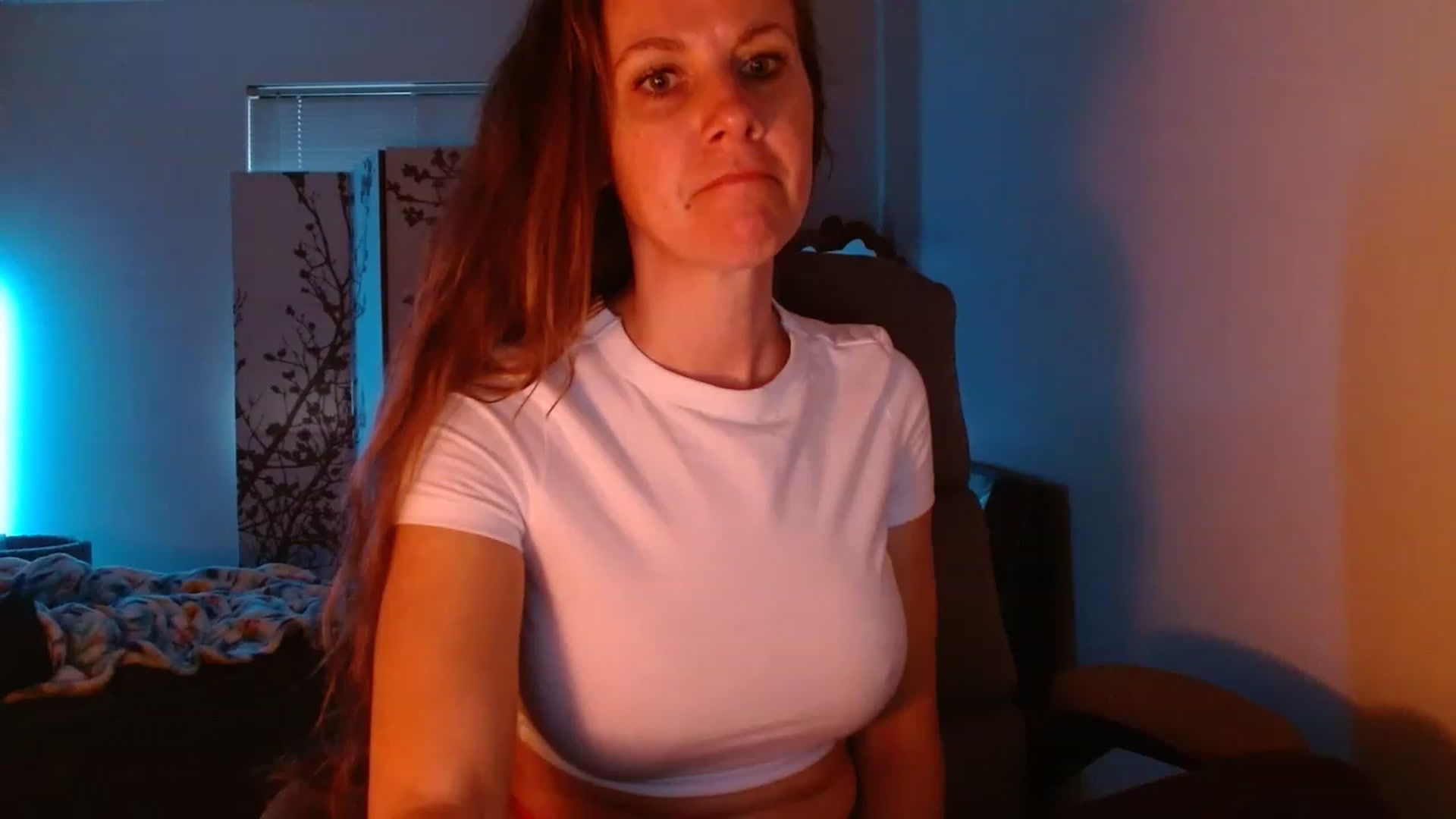 Gallery image thumbnail from LoVe_On__'s myfreecams stream on, 05/27/2023, 12:12 image 8 of 20