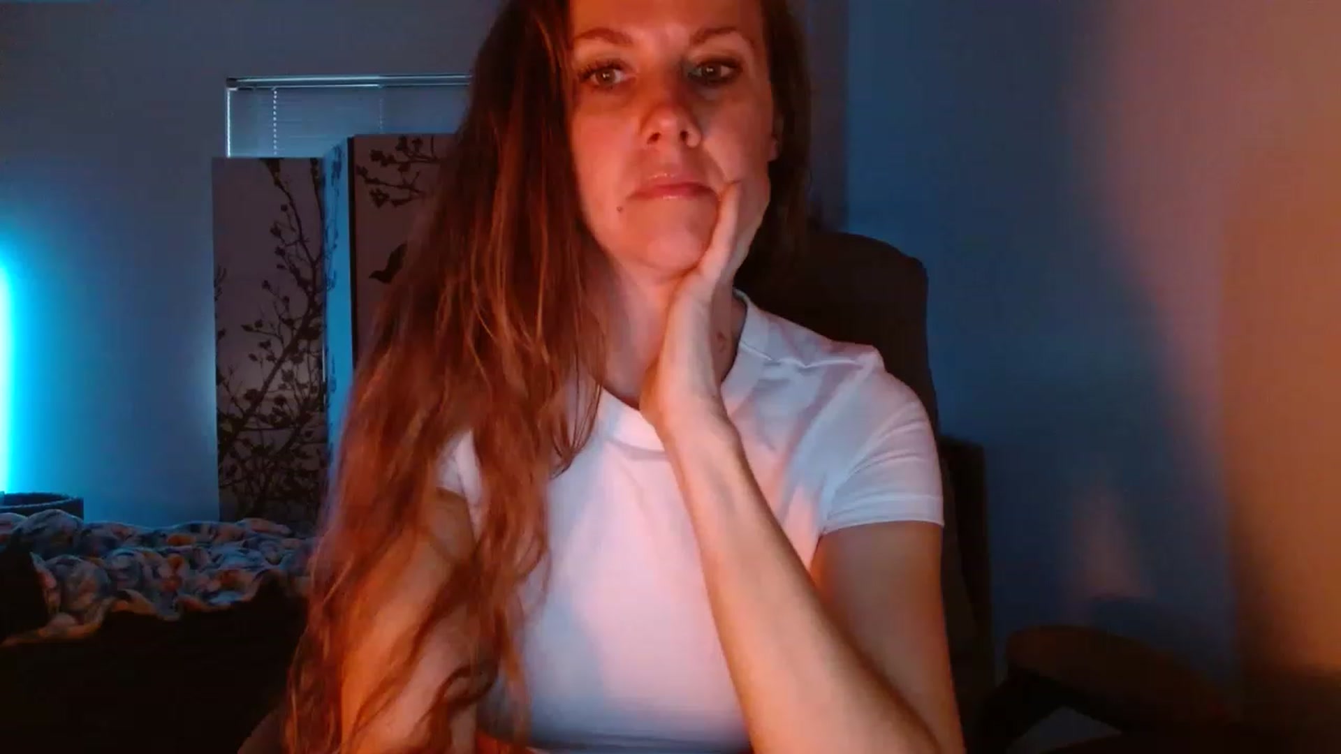 Gallery image thumbnail from LoVe_On__'s myfreecams stream on, 05/27/2023, 12:12 image 16 of 20