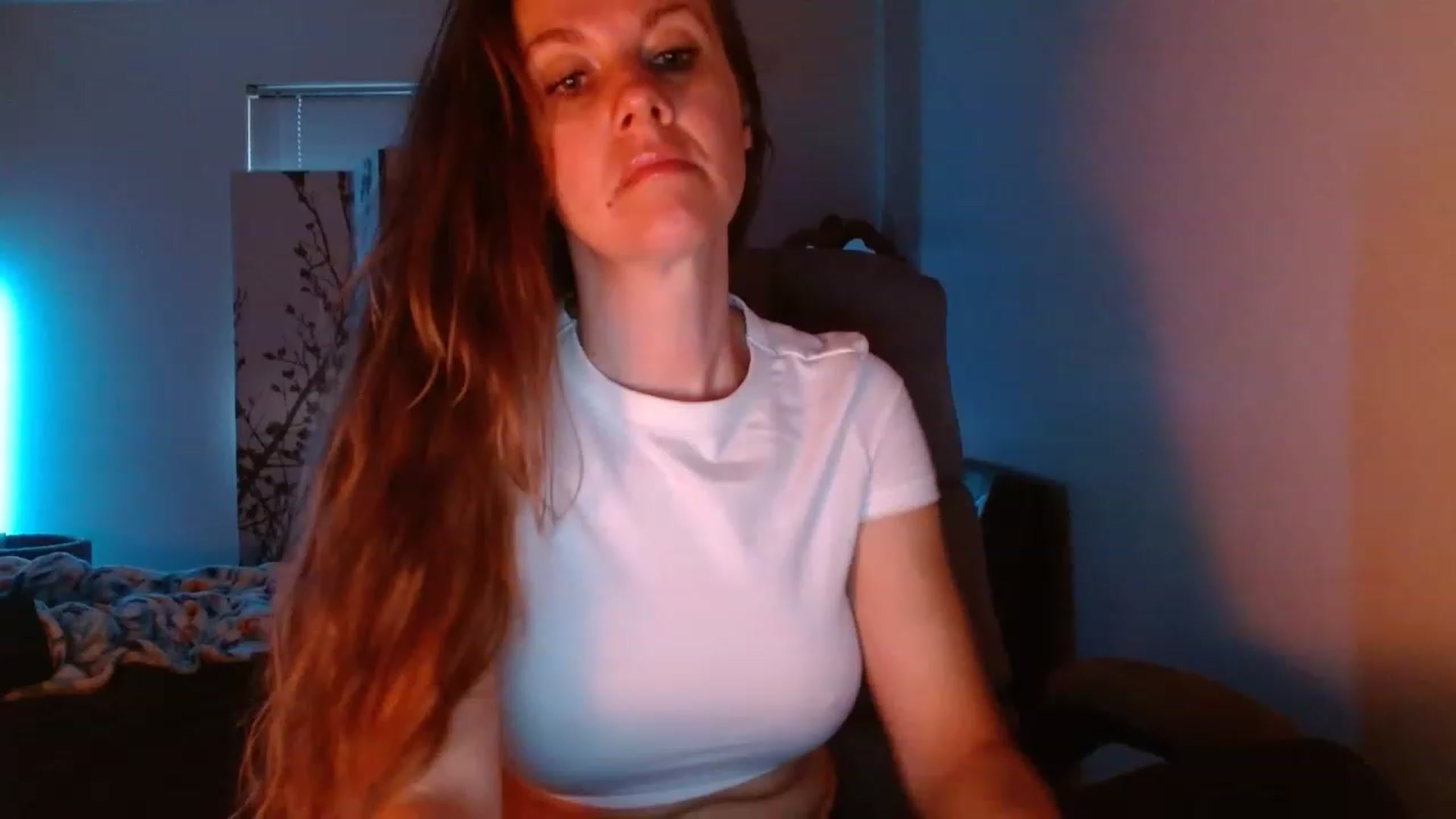 Gallery image thumbnail from LoVe_On__'s myfreecams stream on, 05/27/2023, 12:12 image 7 of 20