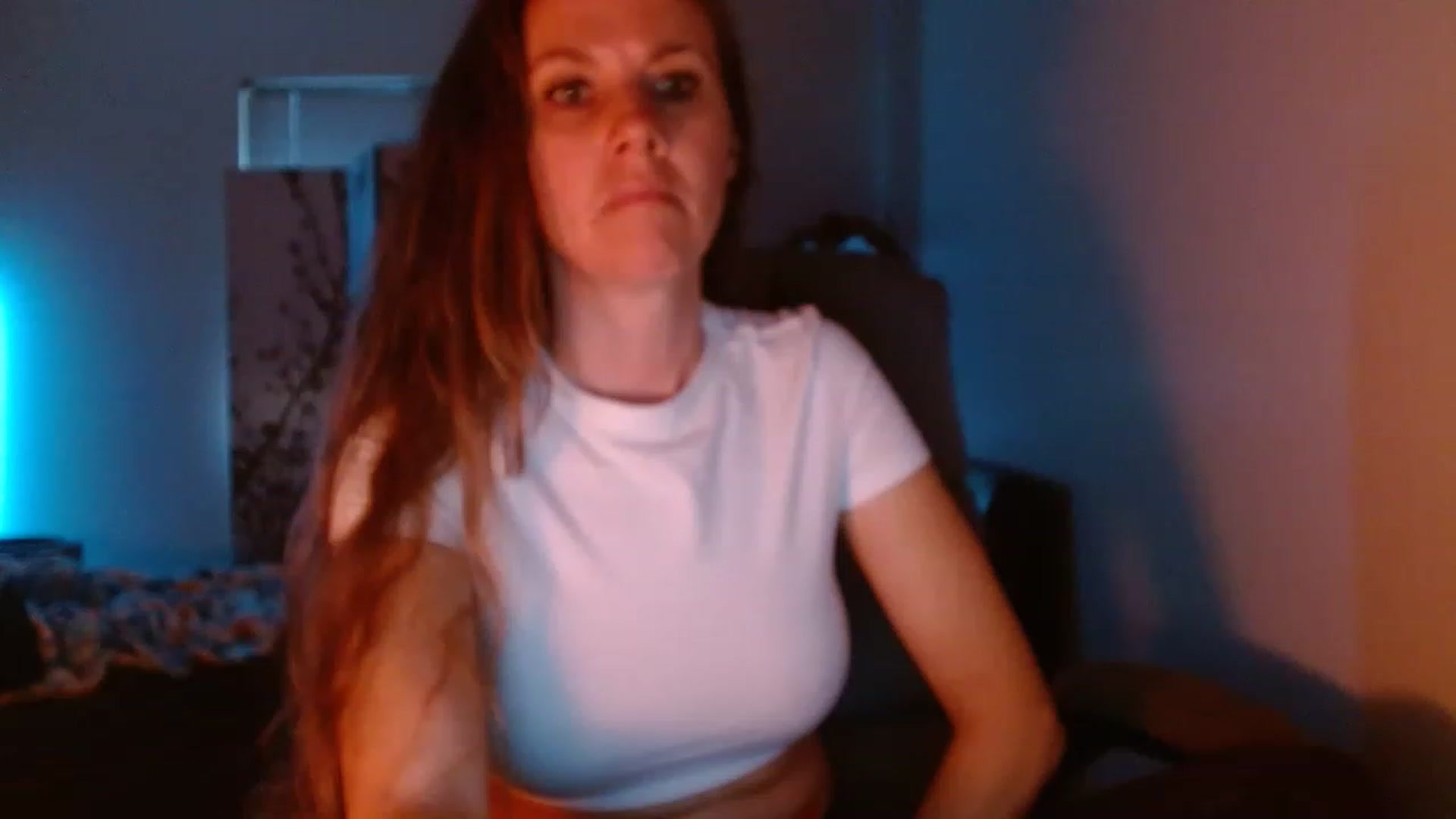 Gallery image thumbnail from LoVe_On__'s myfreecams stream on, 05/27/2023, 12:12 image 12 of 20